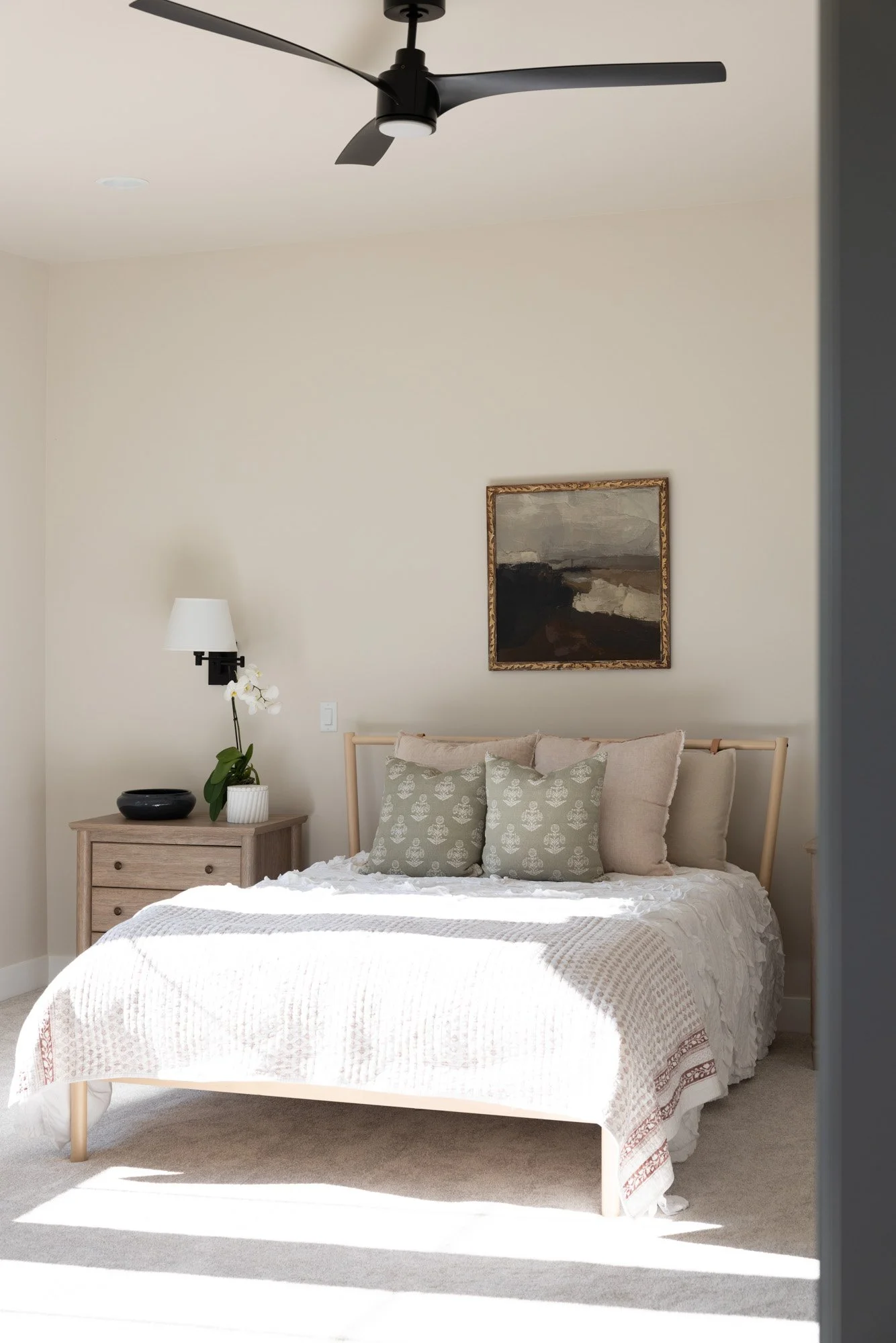 Primary Bathroom-5.jpg