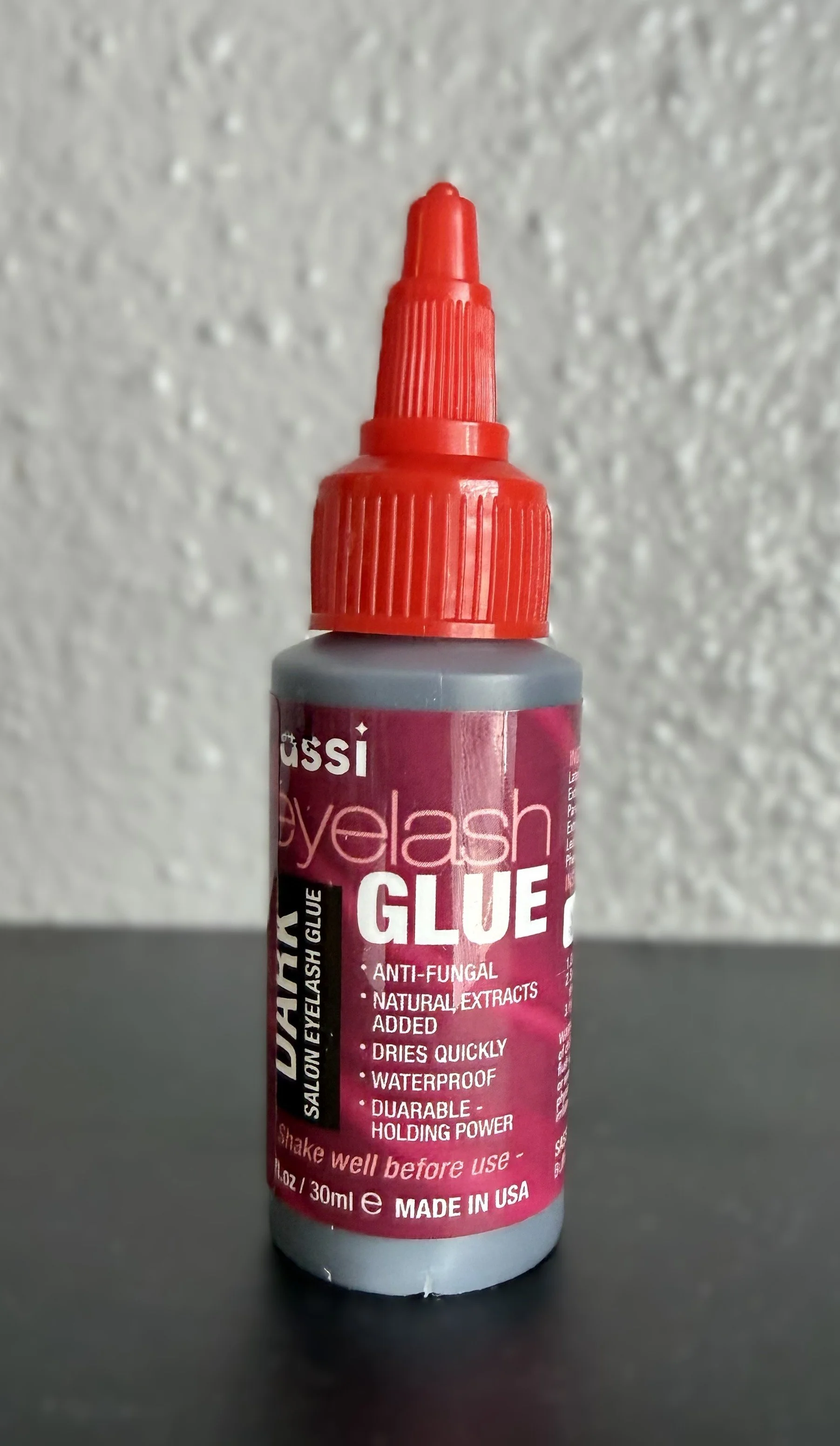 Sassi eyelash glue.jpg