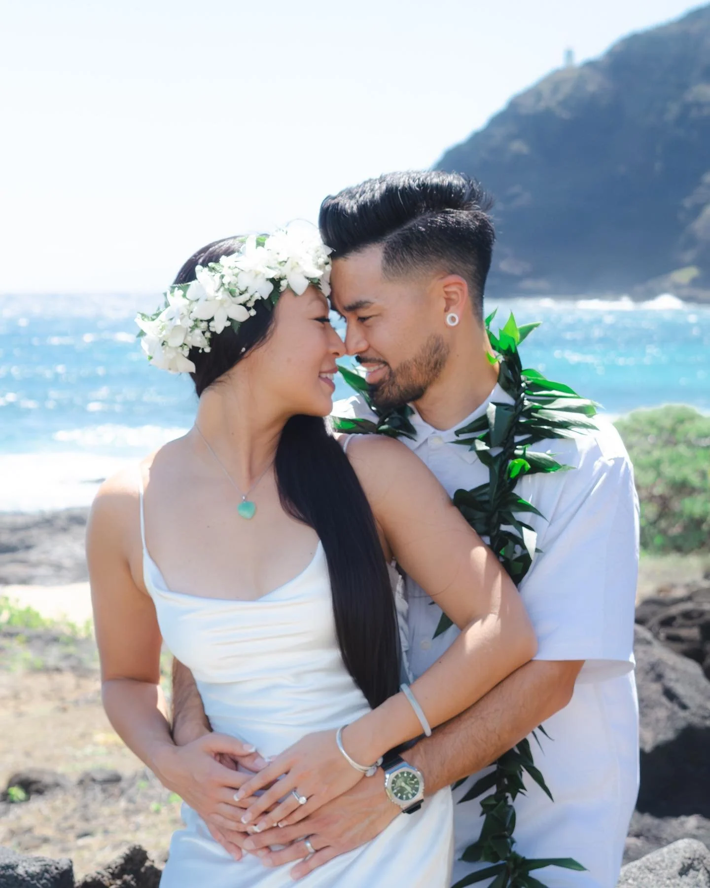 post-ceremony moments 

#kumaikophoto #honoluluphotographer #oahuweddingphotographer #hawaiiweddingphotographer #familyphotosoahu #elopementphotographer