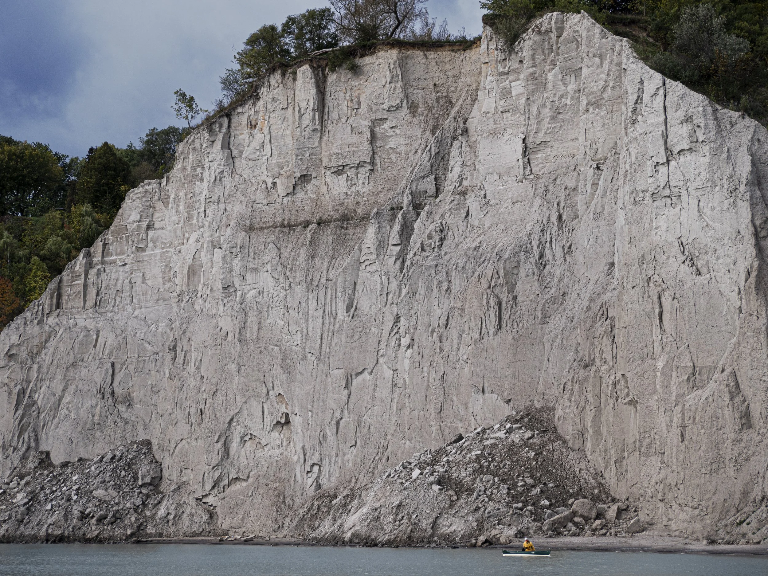Canoe Dwarfed