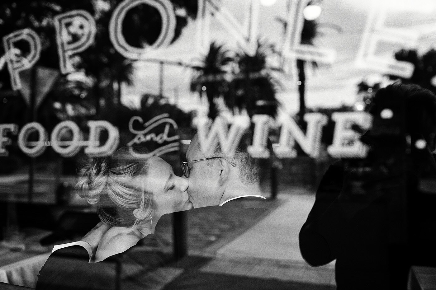 [ 𝘈𝘭𝘪𝘤𝘪𝘢 &amp; 𝘚𝘵𝘦𝘱𝘩𝘦𝘯 ] Through the Rippo looking glass (AKA @rippfoodwine ) 
&bull;
#warrenphotography #momentguy
&bull; 
Bride:&nbsp;@aliciaaquinn 
Groom:&nbsp;@stingski
Dress:&nbsp;@holstockofficial
Hair:&nbsp;@hairbyamandaaudrey
Sho