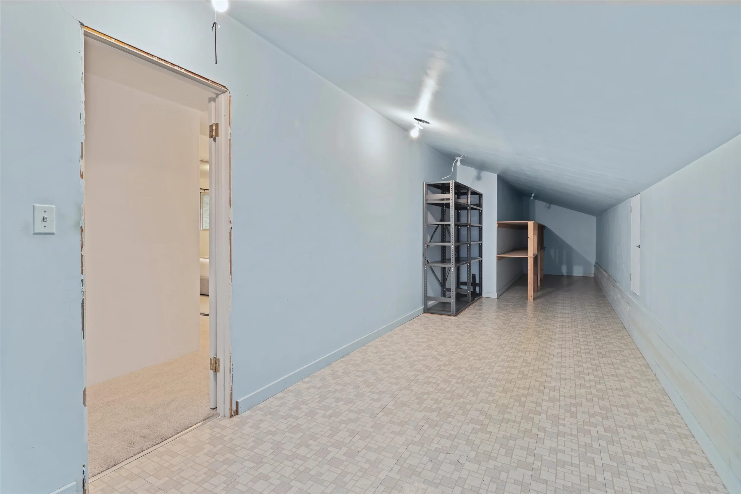 46-12121 NE 66th St (25).jpg