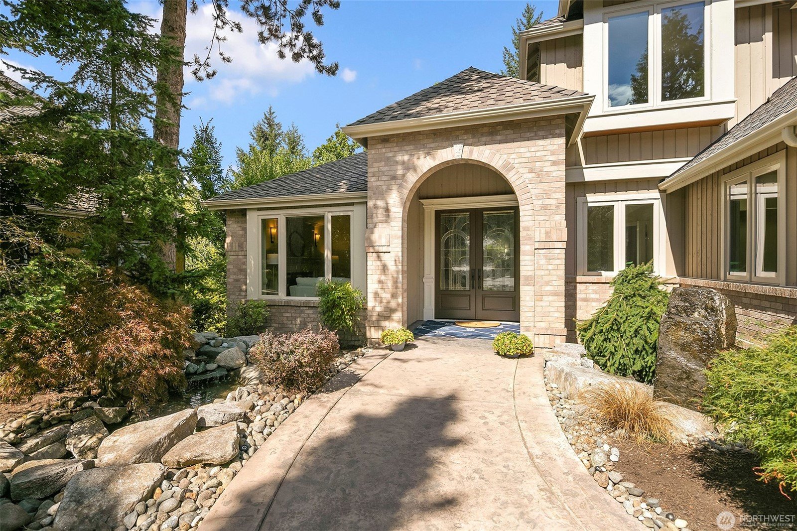 Seller in Issaquah | $2,300,000