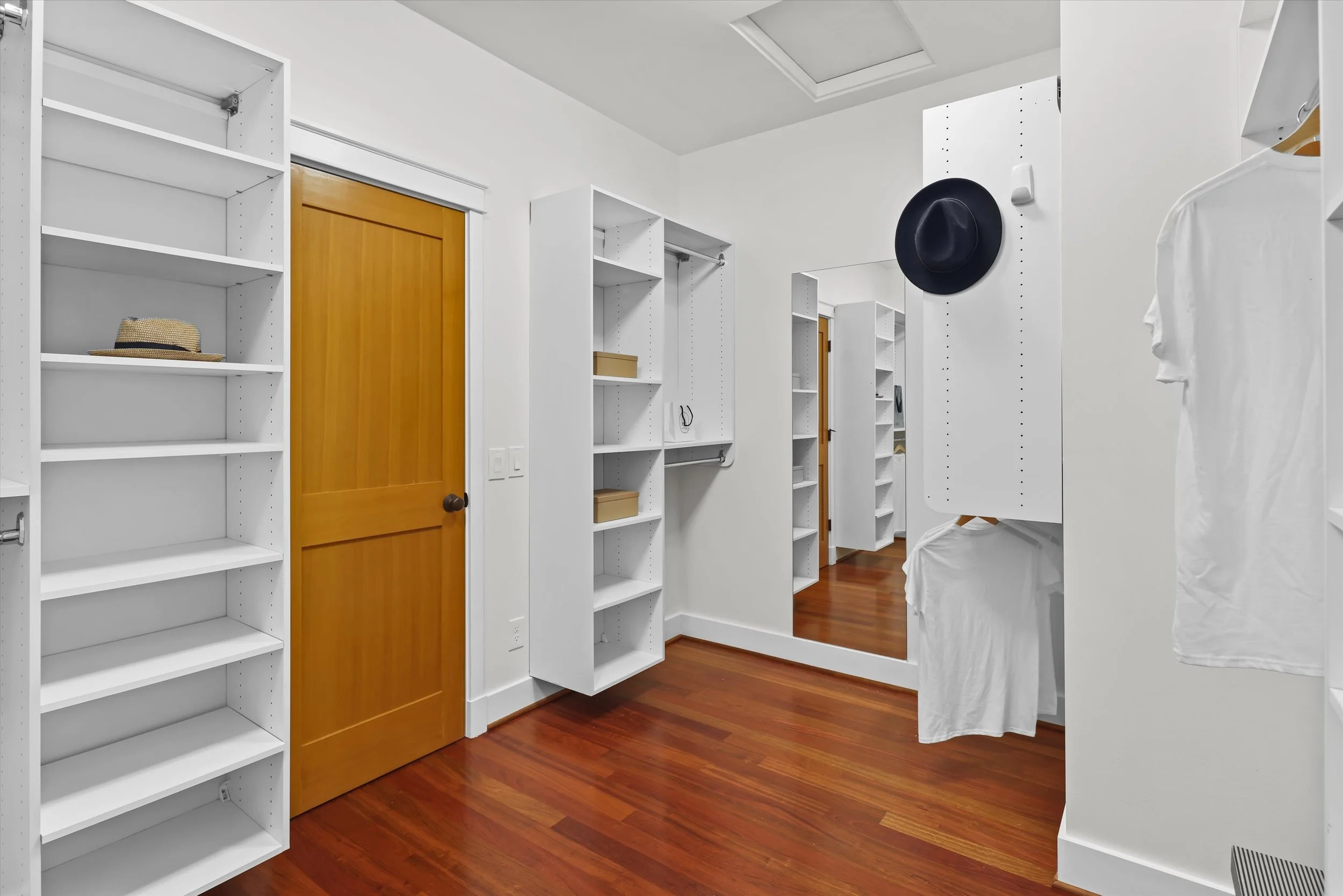 059-3710 NE 41st St0047.jpg