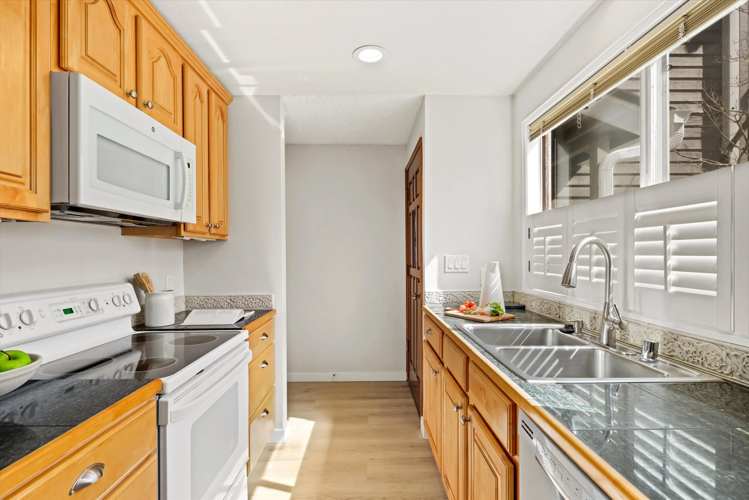 18-1230 101st Pl NE (7).jpg