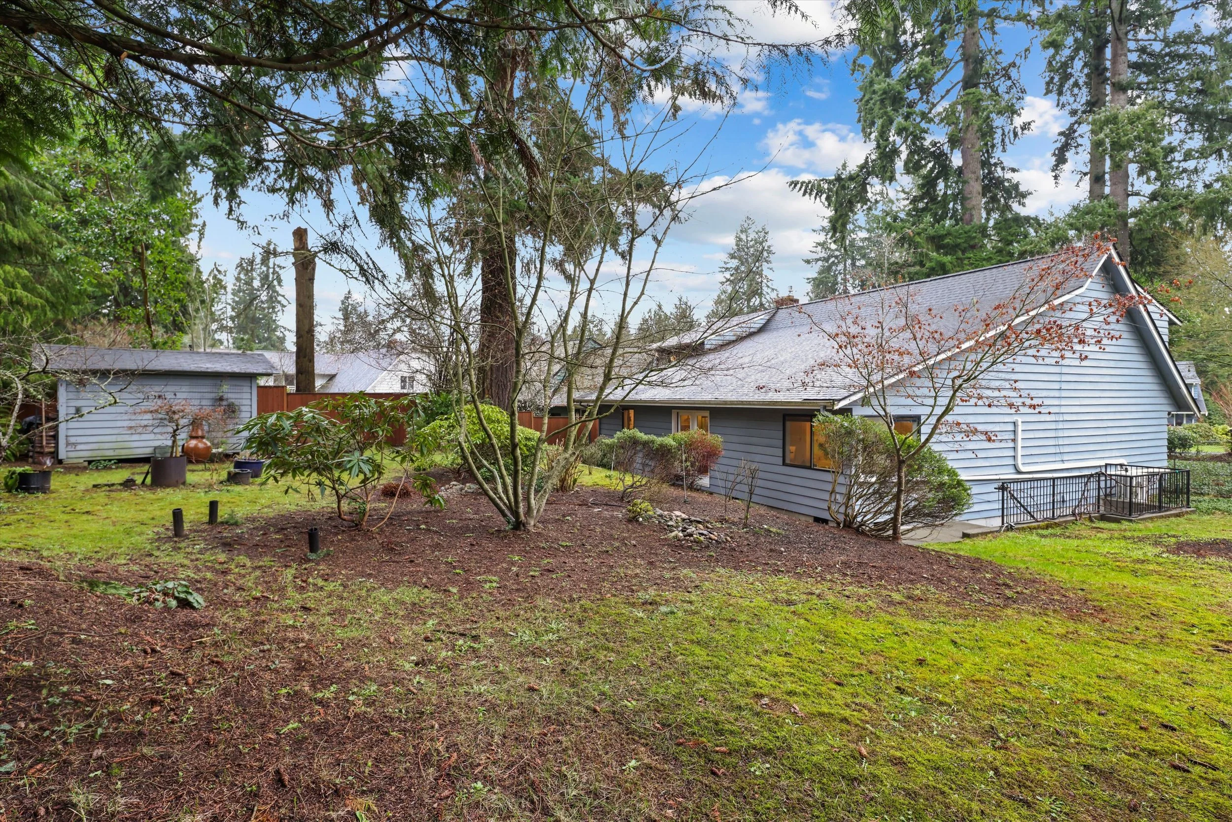 08-12121 NE 66th St (11).jpg