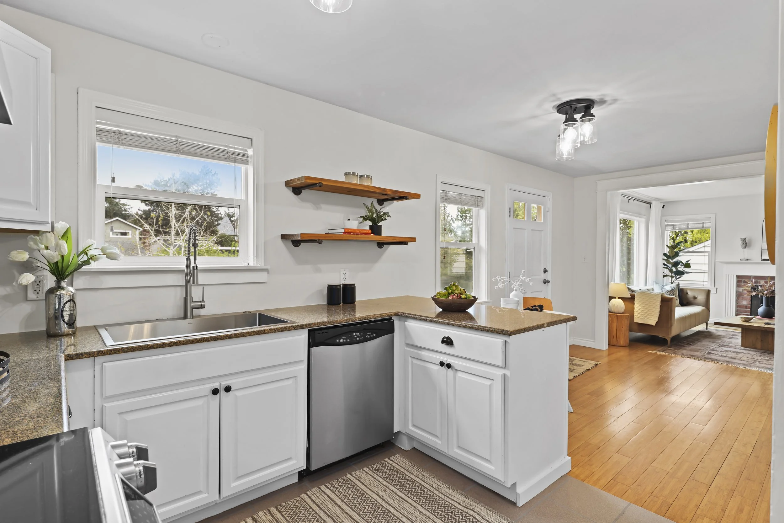 32-3844 30th Ave W (35).jpg