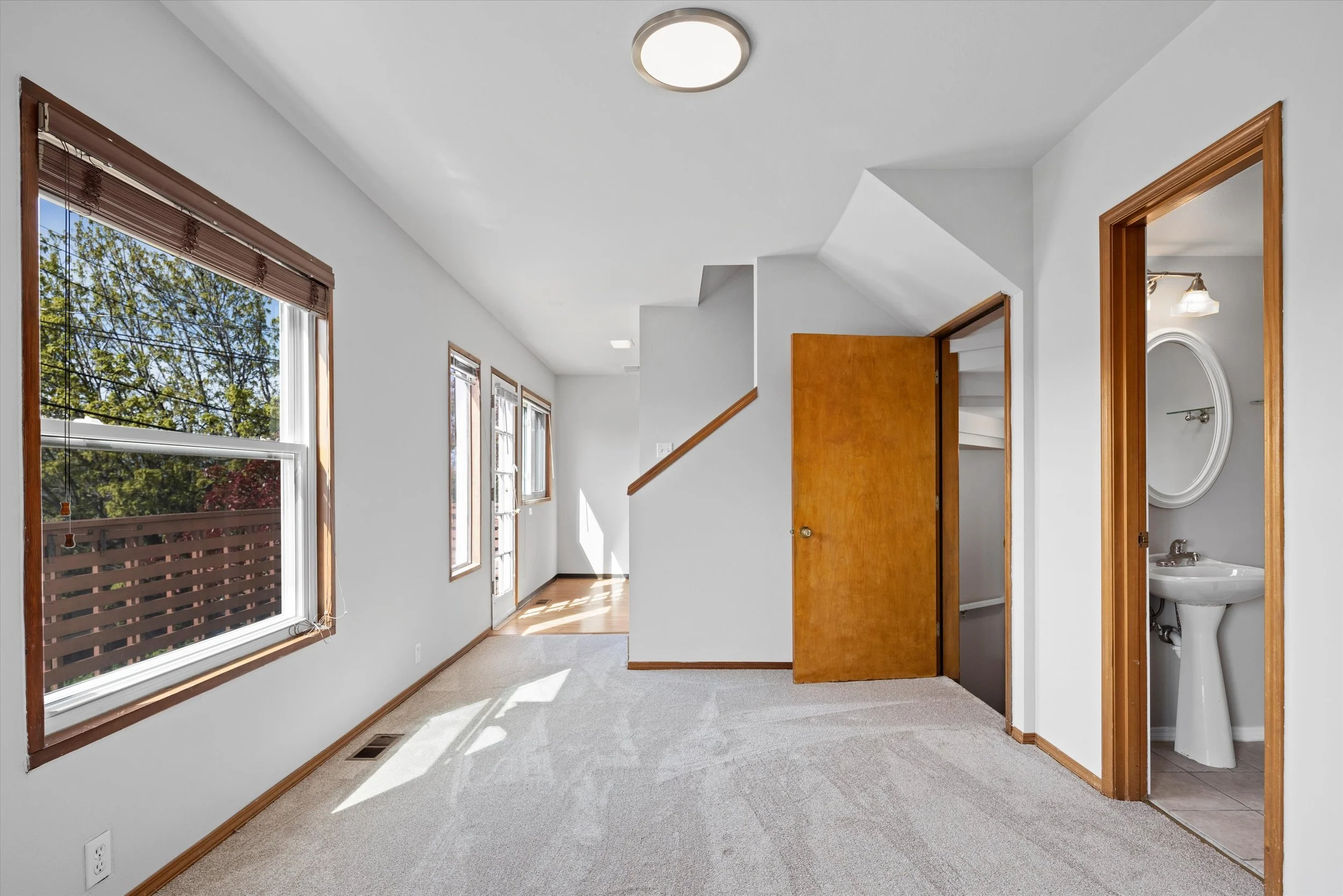 14-2632 14th ave (24).jpg