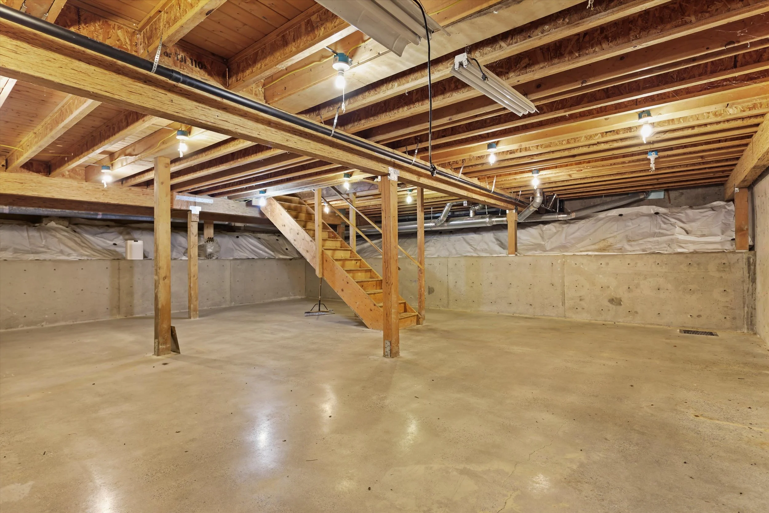 48-12121 NE 66th St (29).jpg