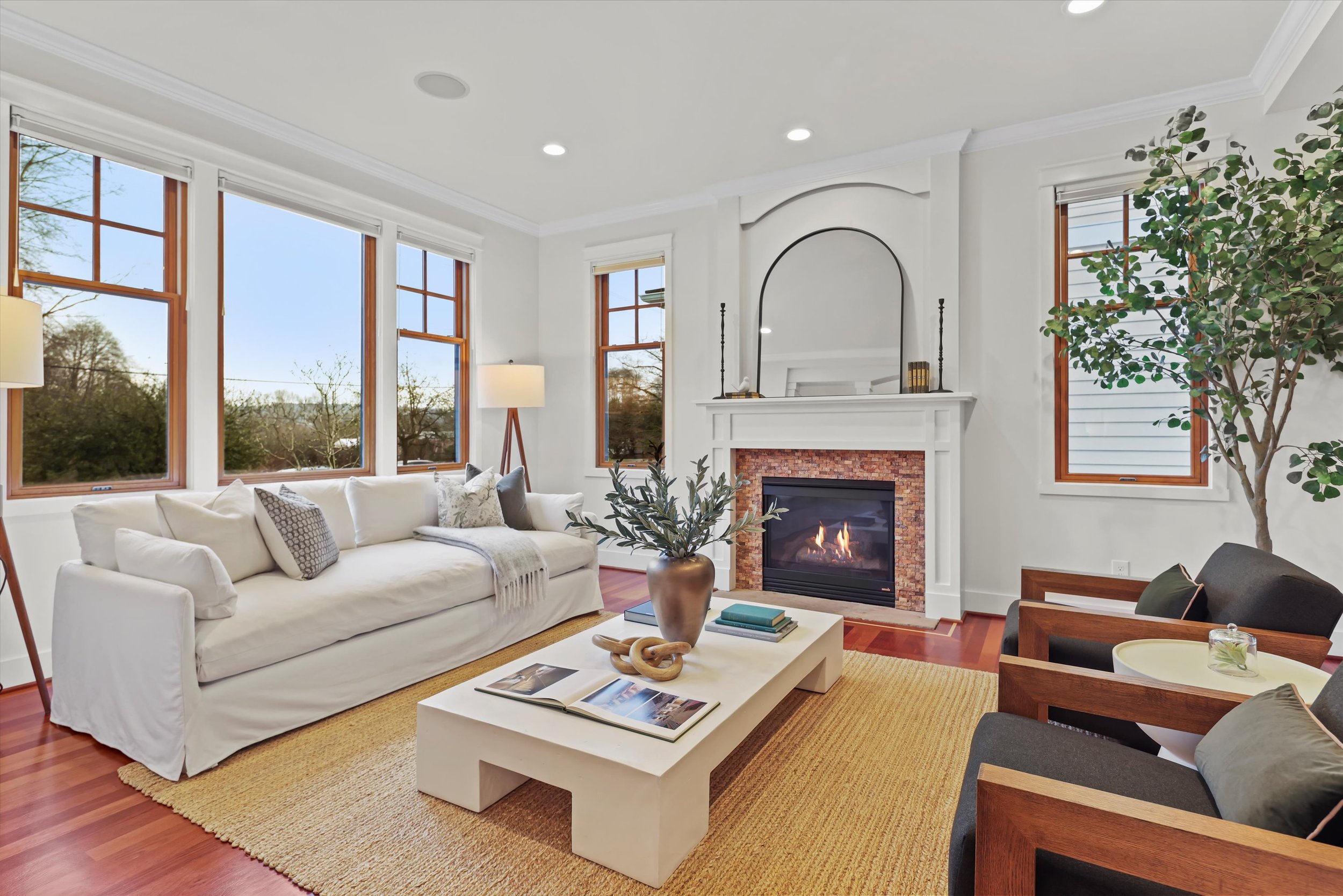 049-3710 NE 41st St0017.jpg