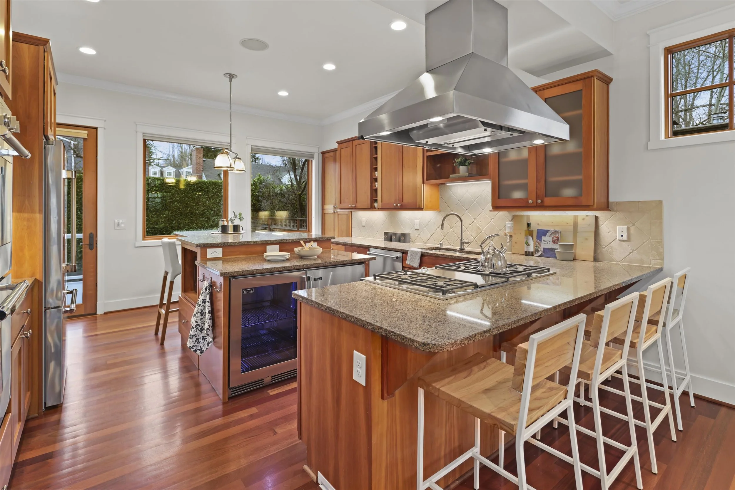 075-3710 NE 41st St0028.jpg