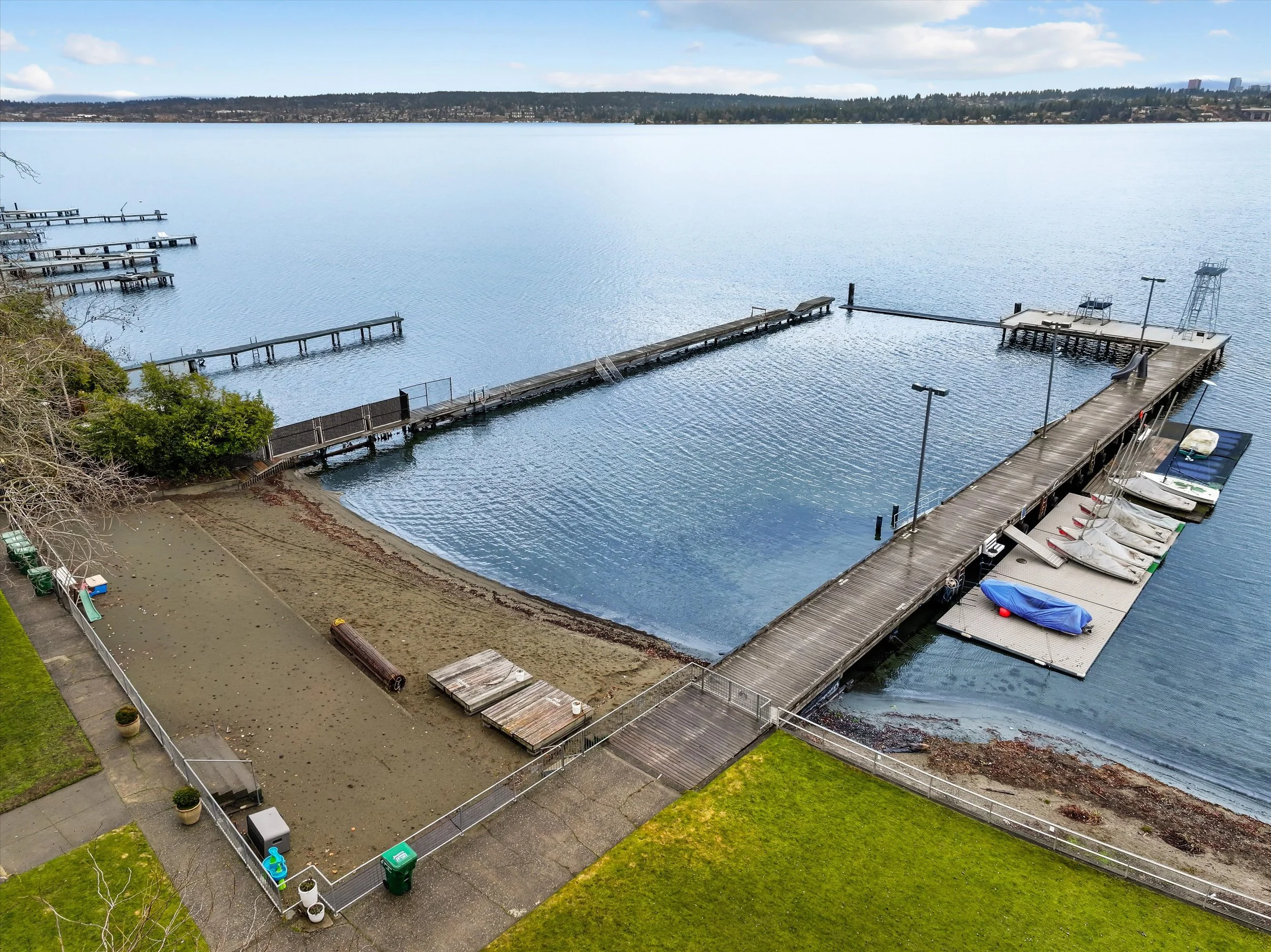 098-3710 NE 41st St0065.jpg