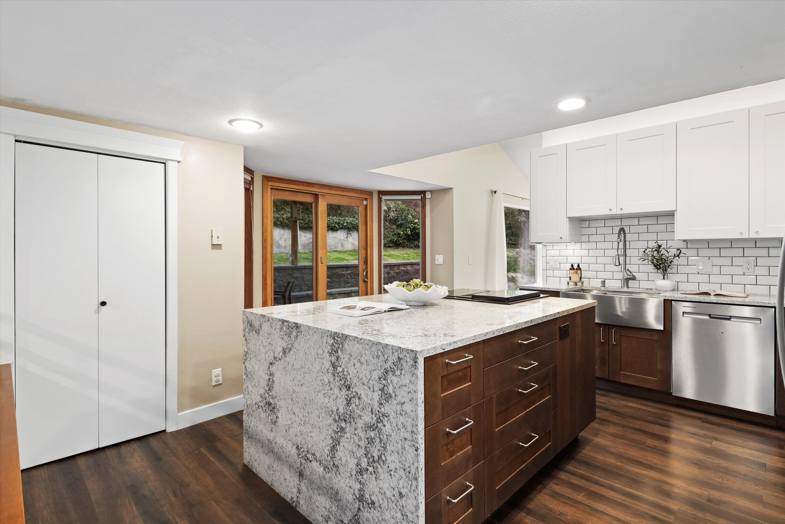 23-26009 222nd Pl SE (7).jpg