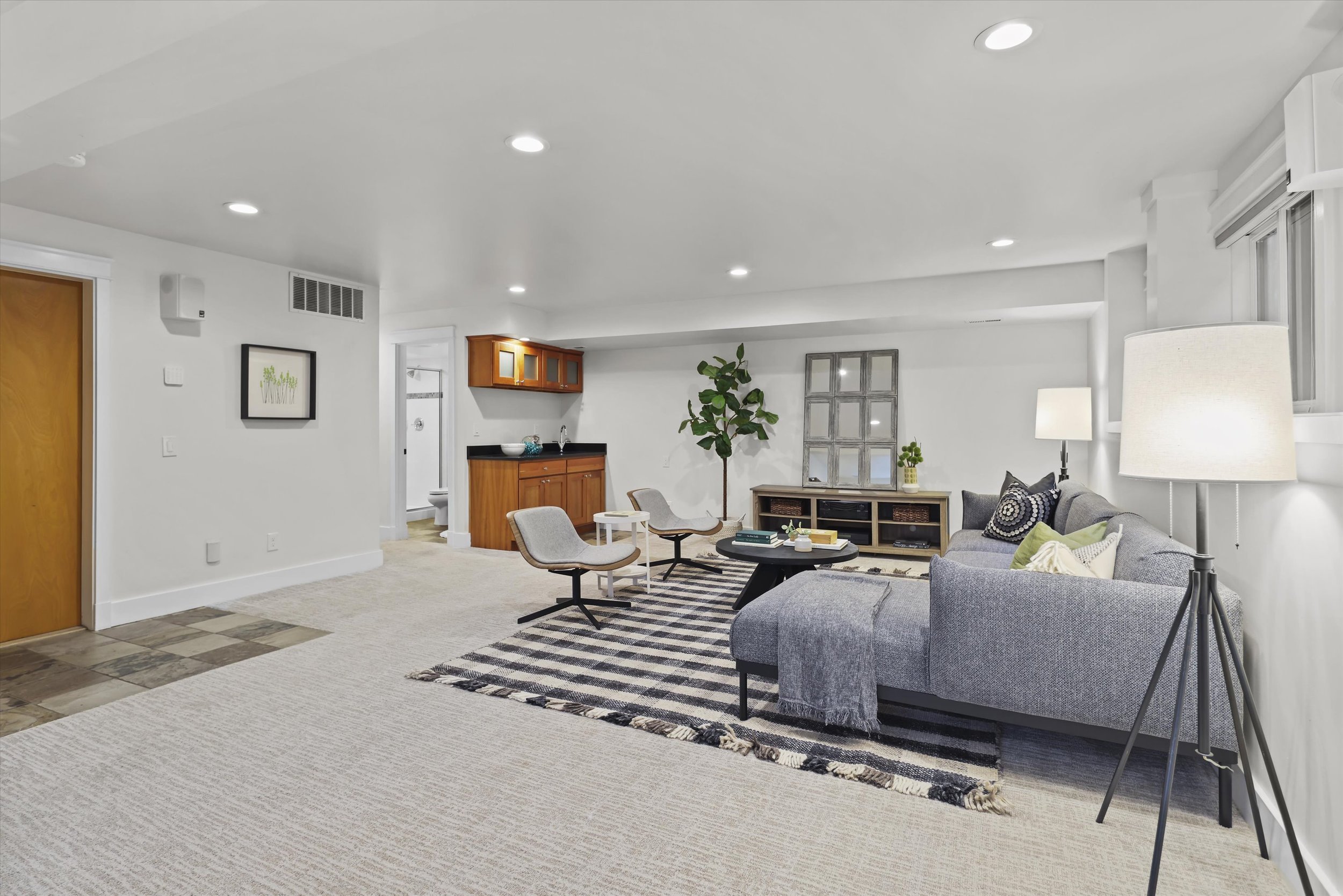 090-3710 NE 41st St0011.jpg