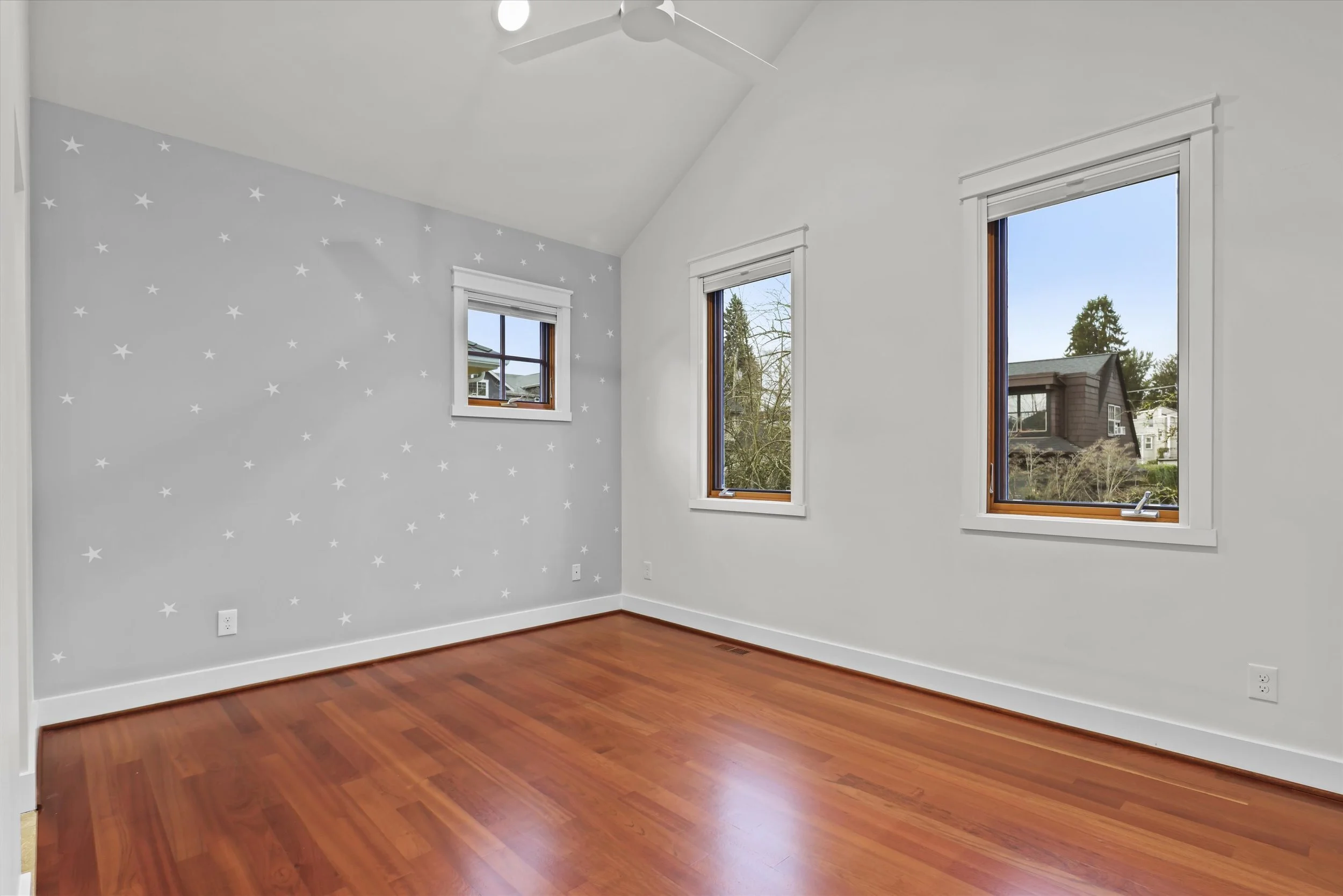 062-3710 NE 41st St0055.jpg