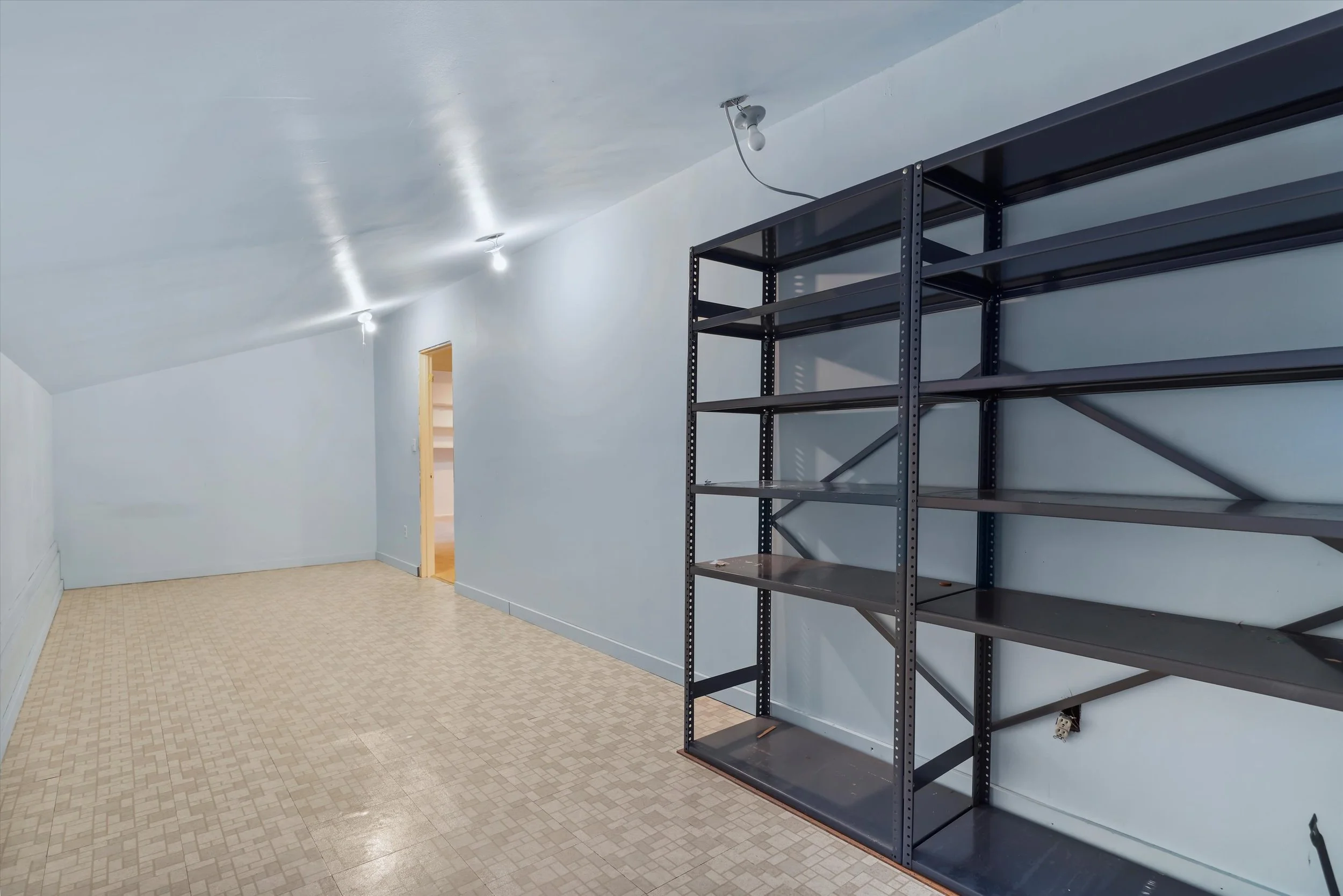 44-12121 NE 66th St (24).jpg