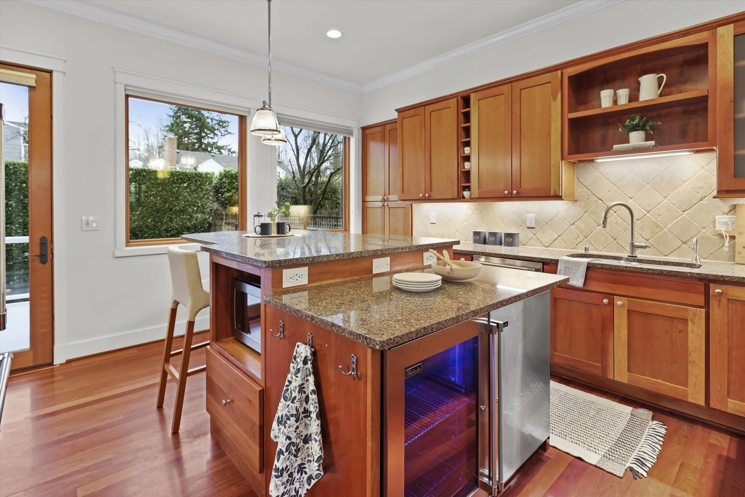 073-3710 NE 41st St0030.jpg