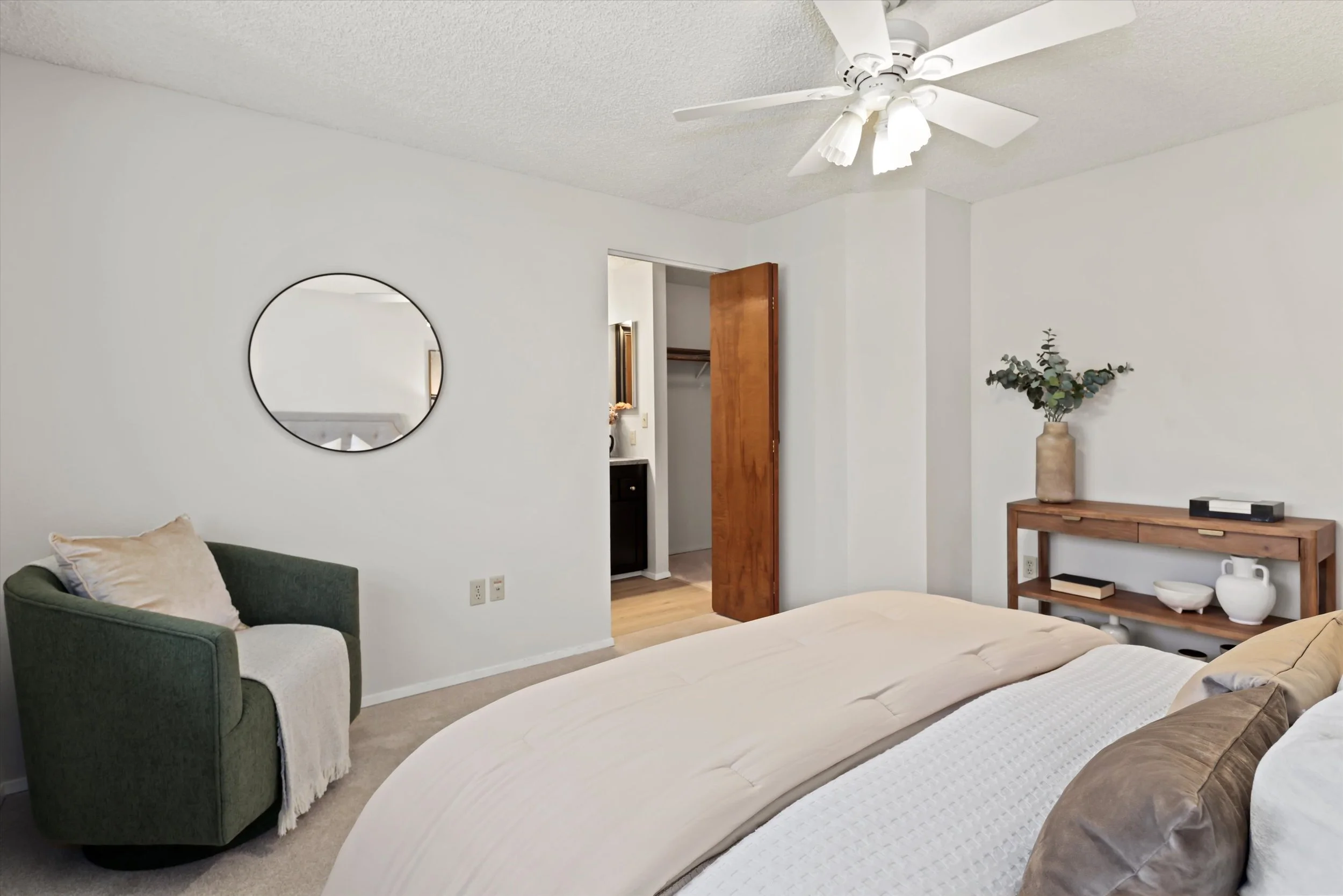 26-1230 101st Pl NE (22).jpg