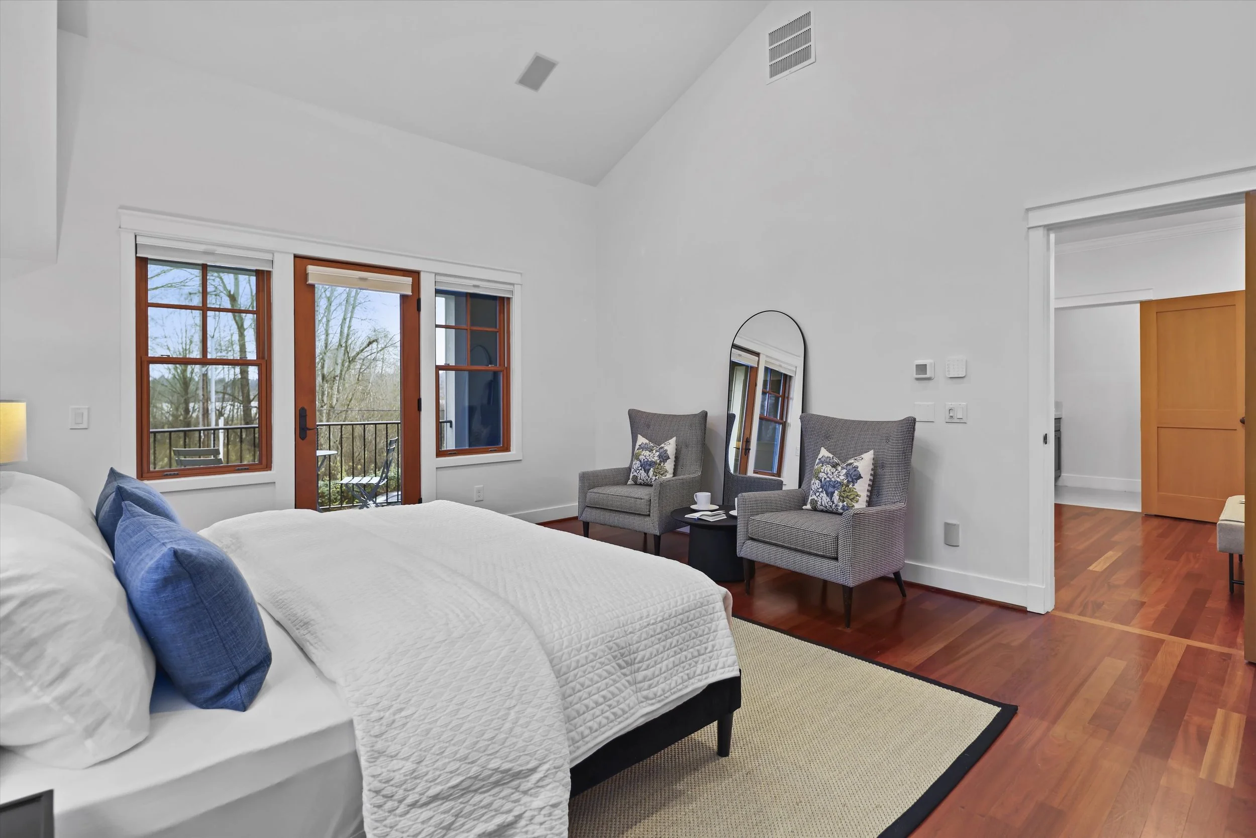 067-3710 NE 41st St0037.jpg