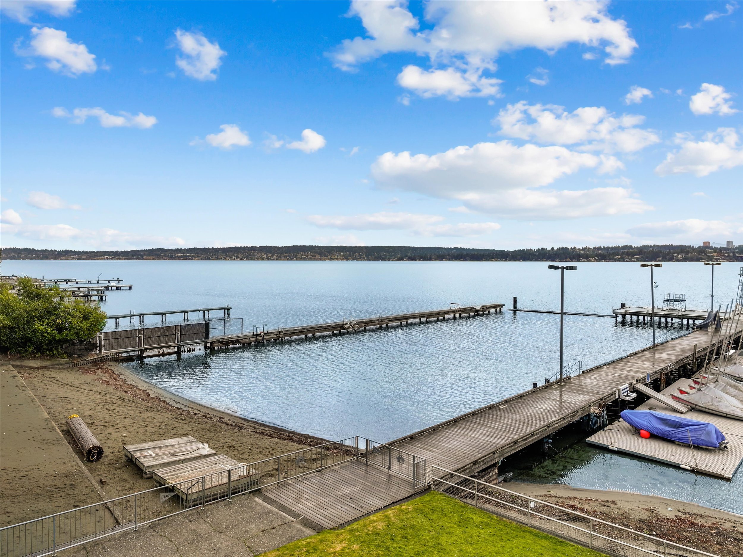 099-3710 NE 41st St0064.jpg