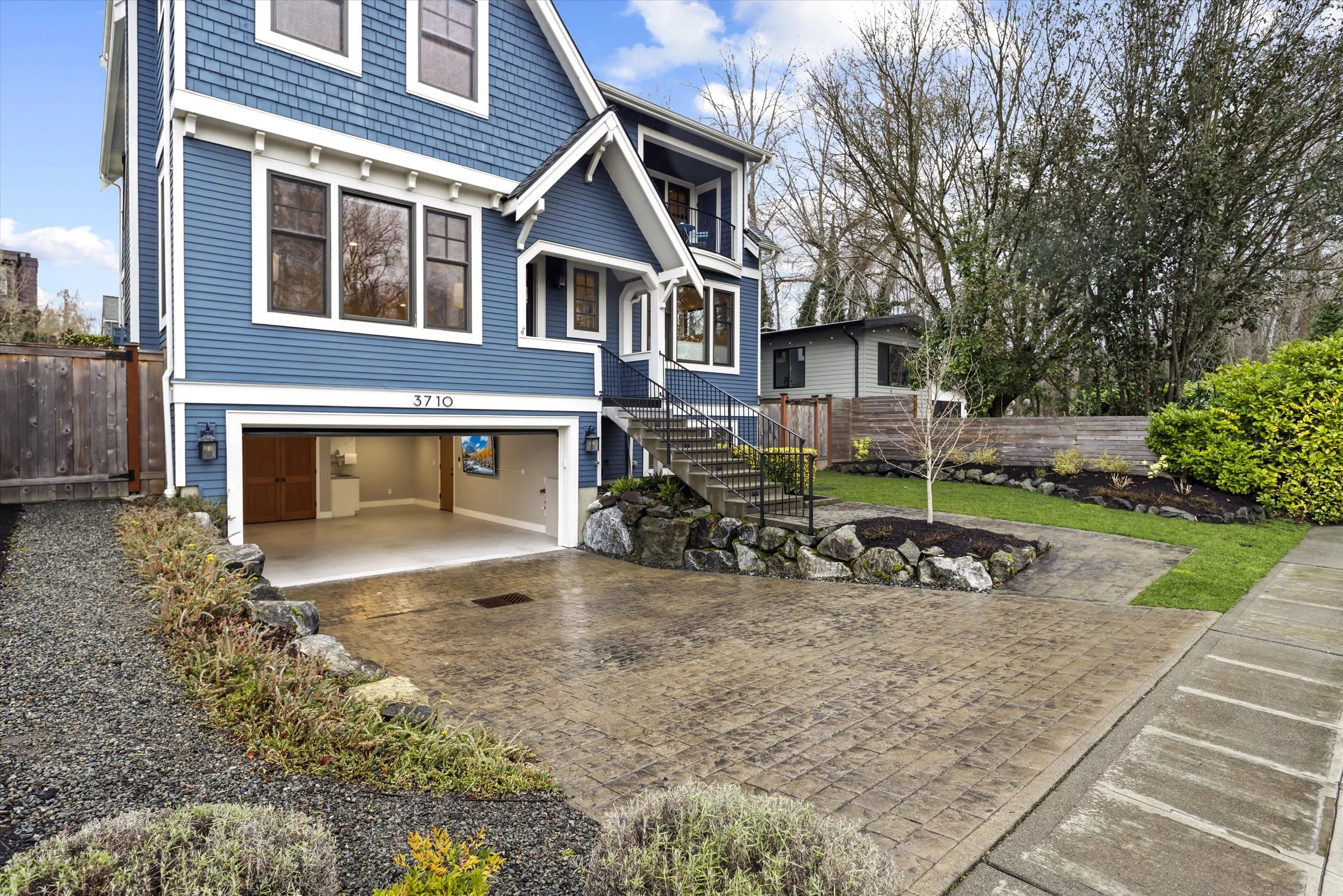 023-3710 NE 41st St0001.jpg