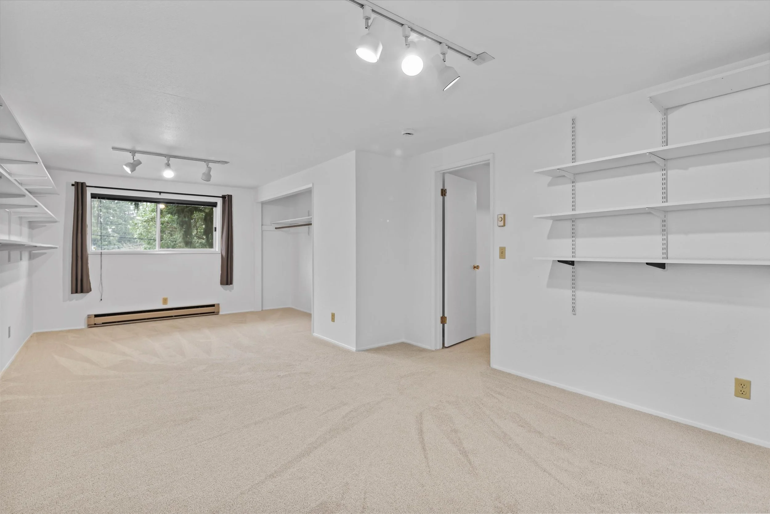 43-12121 NE 66th St (21).jpg