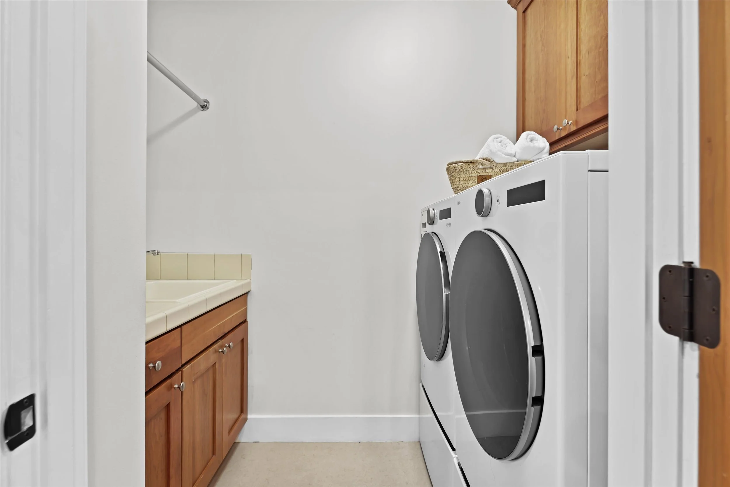 054-3710 NE 41st St0056.jpg