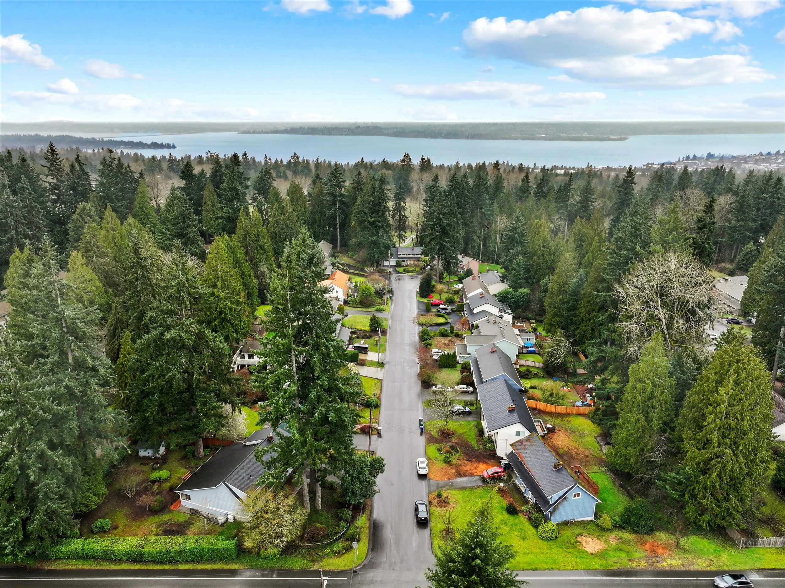 14-12121 NE 66th St (2).jpg