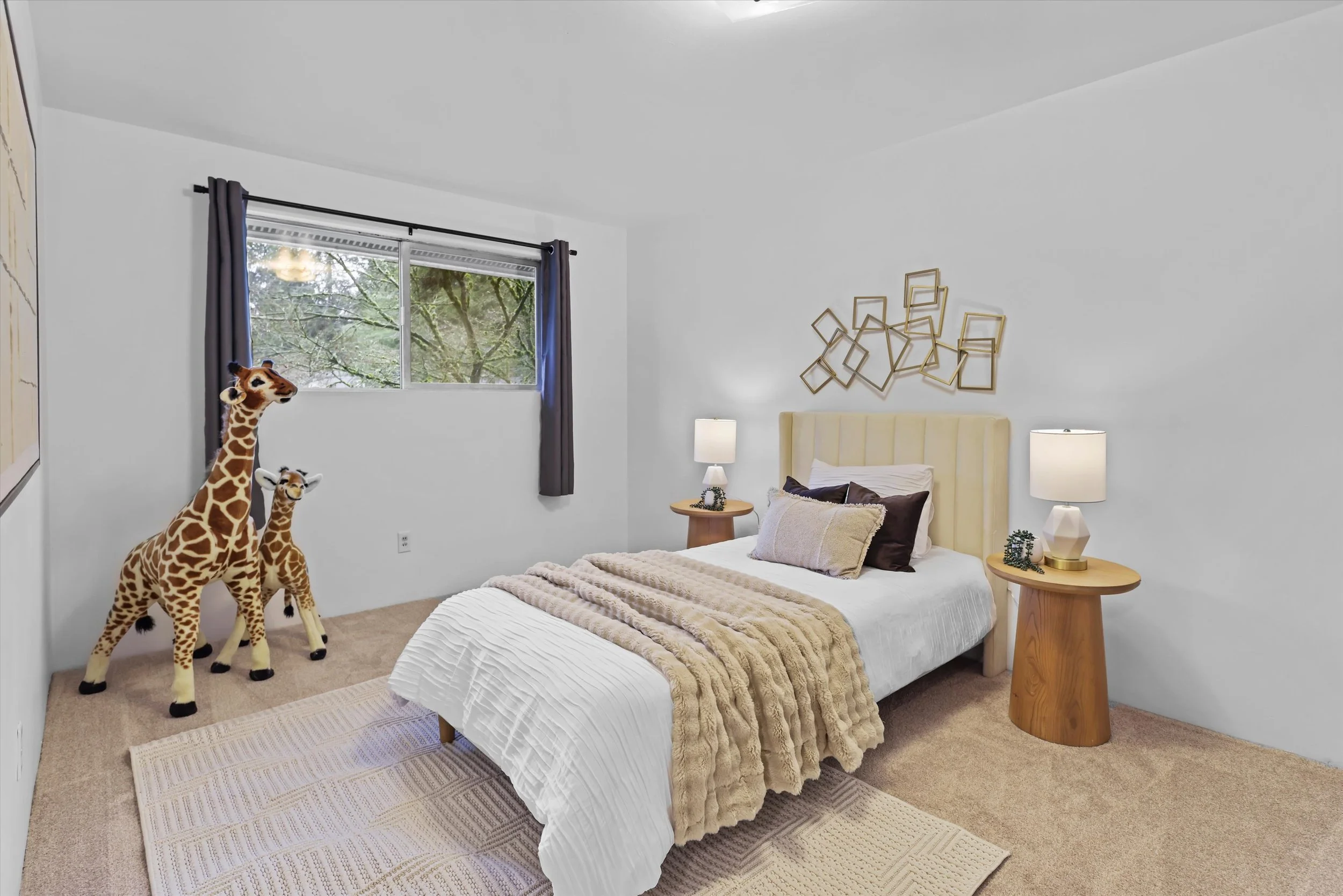 37-12121 NE 66th St (16).jpg