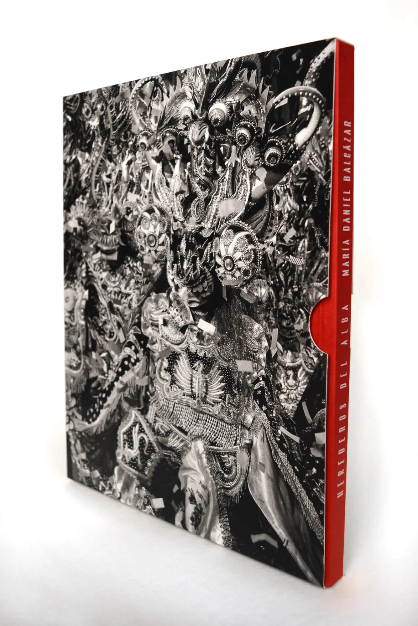 Herederos del Alba book cover with book inserted into slipcover by Maria Daniel Balcazar