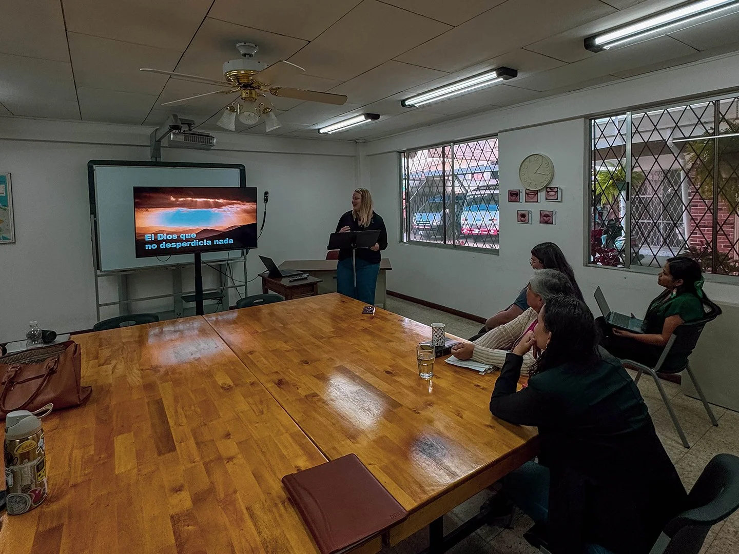 De la clase al púlpito: Un trimestre poderoso en Costa Rica