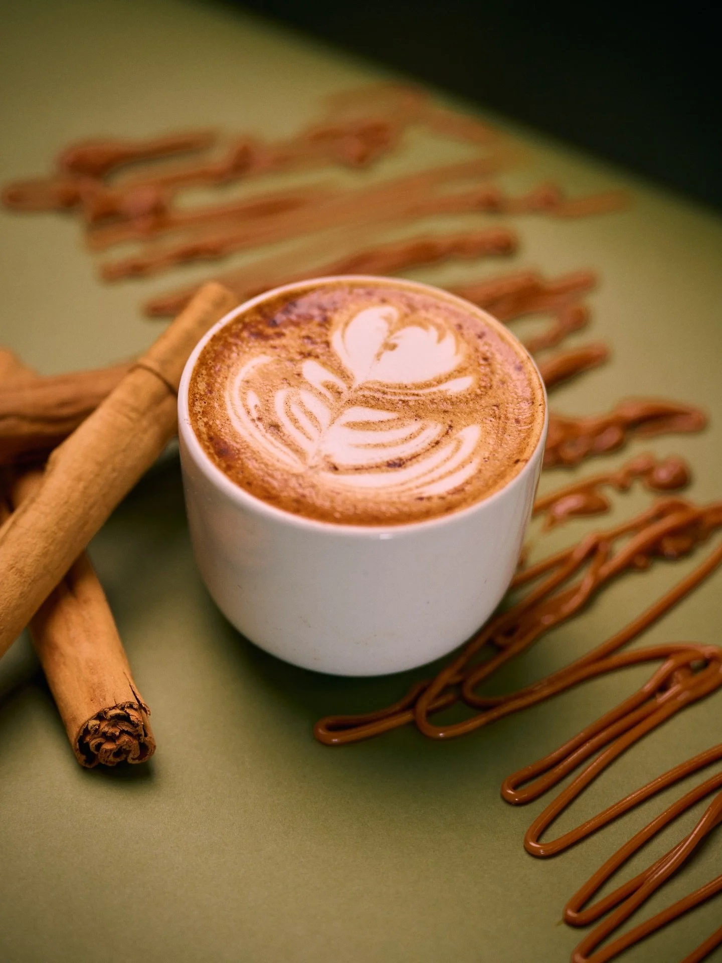 DULCE DE COCO

This is the rich, silky, creamy latte of your dreams. This hybrid of dulce de leche, a Spanish latte and velvety coconut comes together for a decadent treat that is impossible to put down. Finished off with a dusting of cinnamon and a 