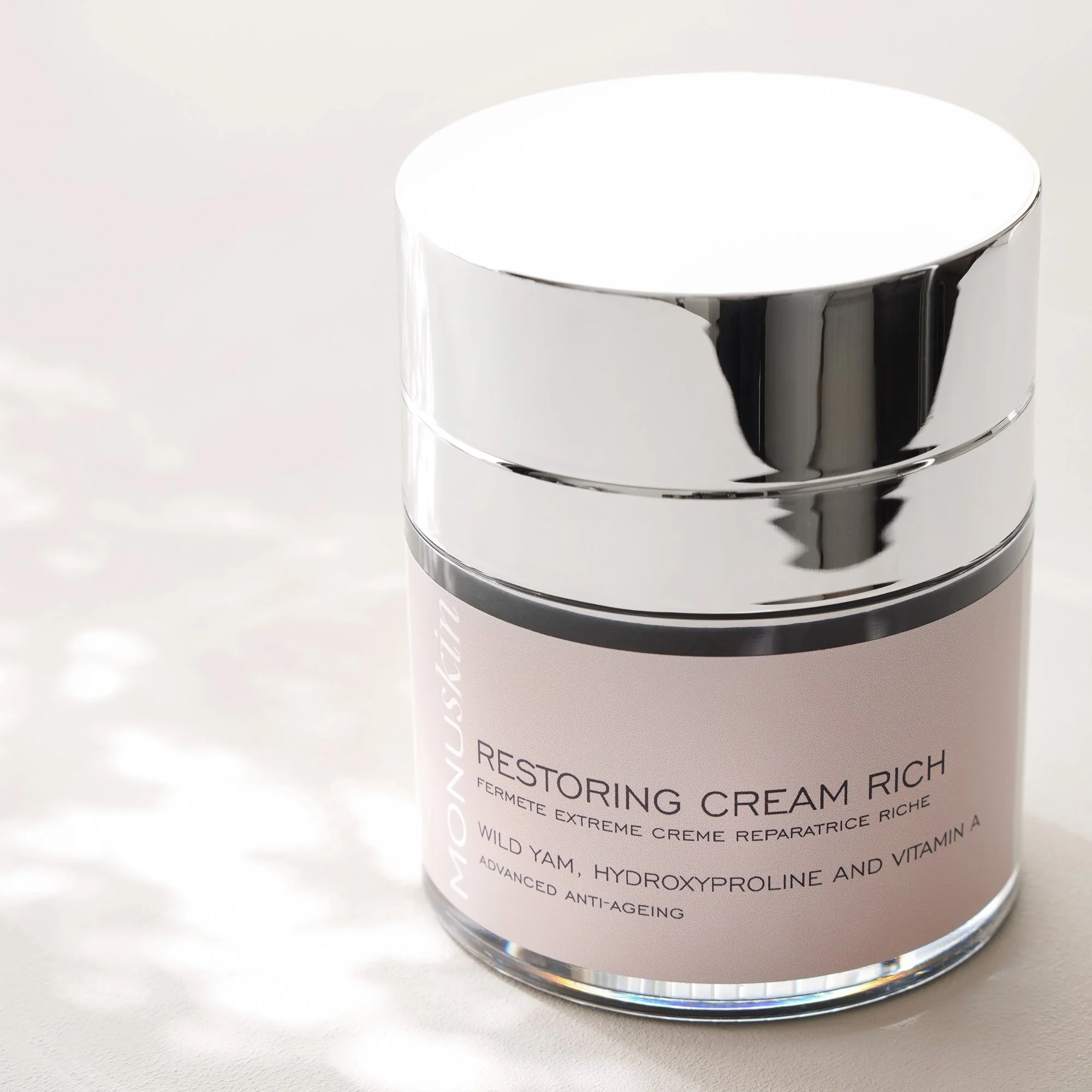 Restoring Cream Rich - The ultimate comfort for tired, mature skin.
Formulated with Evening Primrose and Blackcurrant Seed Oils, Restoring Cream Rich helps rebuild resilience, replenish moisture and restore a youthful glow.
Because great skin should 