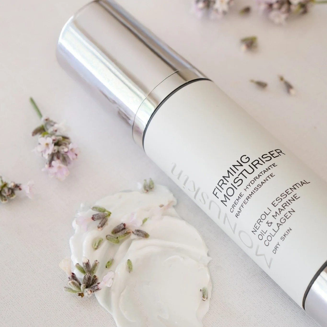 Firming Moisturiser

Lift, tone and smooth &mdash; all in one.
Our Firming Moisturiser blends Bois de Rose, Patchouli and Marine Collagen to strengthen the skin and boost elasticity. Perfect for anyone seeking a firmer, more radiant complexion.
#MONU