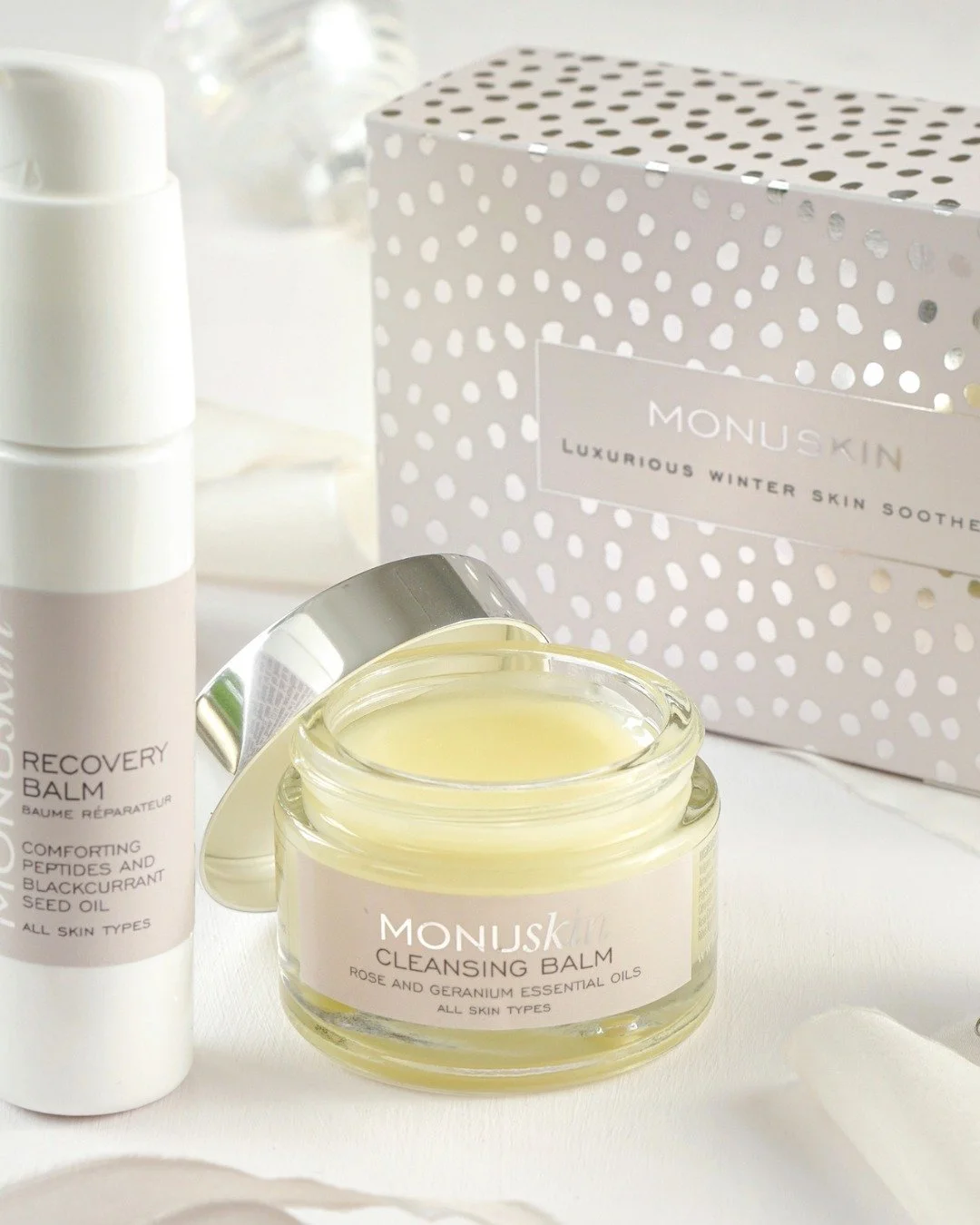 The perfect winter skin rescue.
Cleansing Balm melts away impurities with both the healing and gentle qualities of Rose &amp; Geranium, whilst the Recovery Balm is a moisturiser that restores comfort and elaasticity with Bergamot &amp; Rose. Used tog