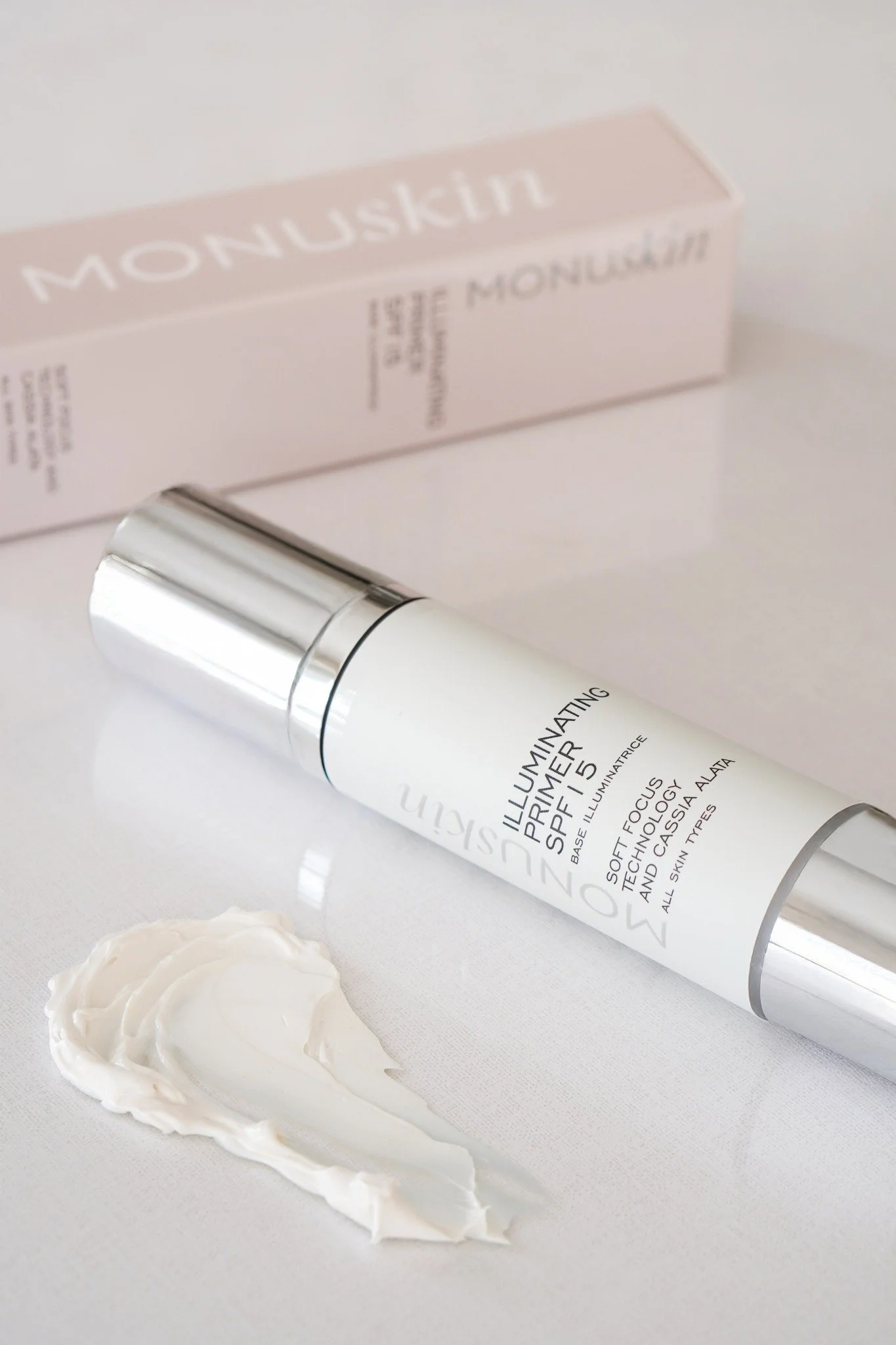 A BASE THAT DOES MORE

MONUSKIN Illuminating Primer is designed to refine, smooth and quietly perfect &mdash; creating a flawless canvas without masking the skin beneath.

Light-reflecting Mica brings natural luminosity, Zinc Oxide helps calm and pro