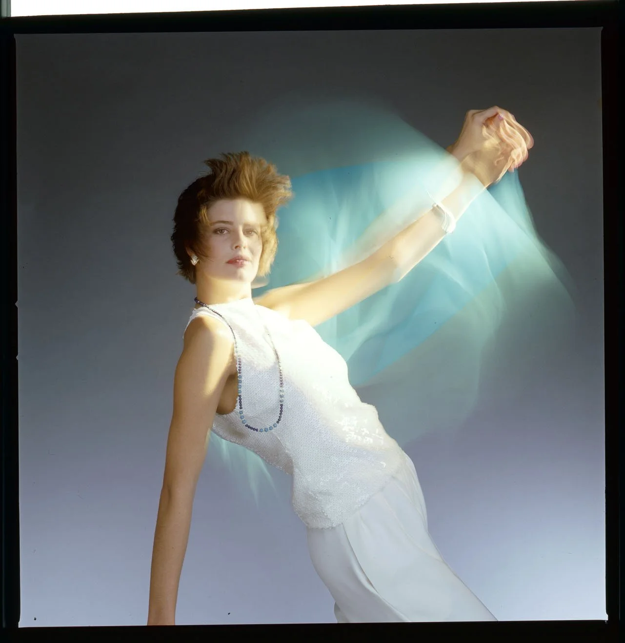 0588_26.DIOR JEWELRY_BEAUTY_COSMETICS_(LETICIA)_1984_ KALENDER 86_ 004_PA.jpg