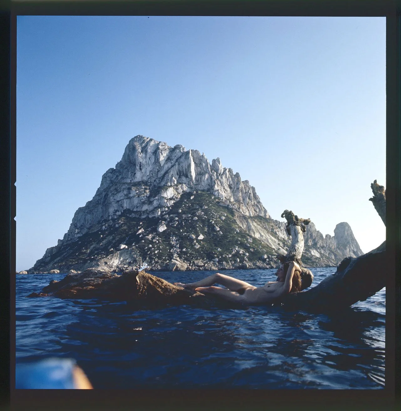 001_11.LANDSCAPE EDITORIAL_(GROHE 1972) _015_PA.jpg