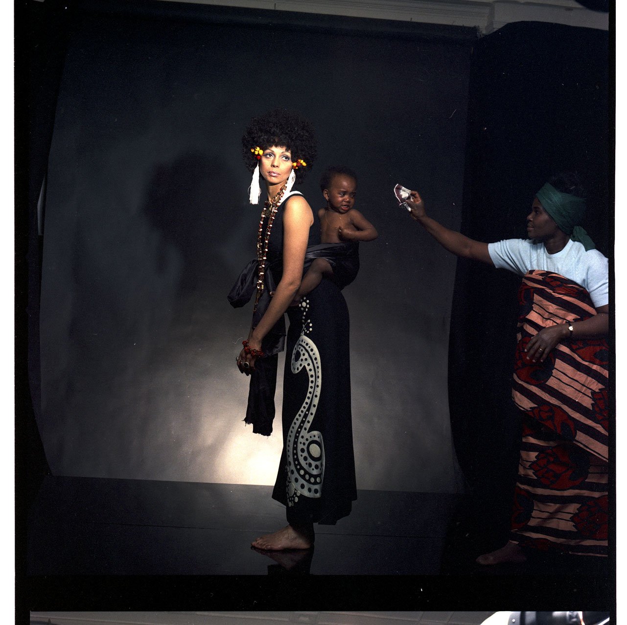 008_4.BLACK IS BEAUTYFUL-EDITORIAL (ALVILETTE 1968_69)_010_NEGATIV_PA.jpg
