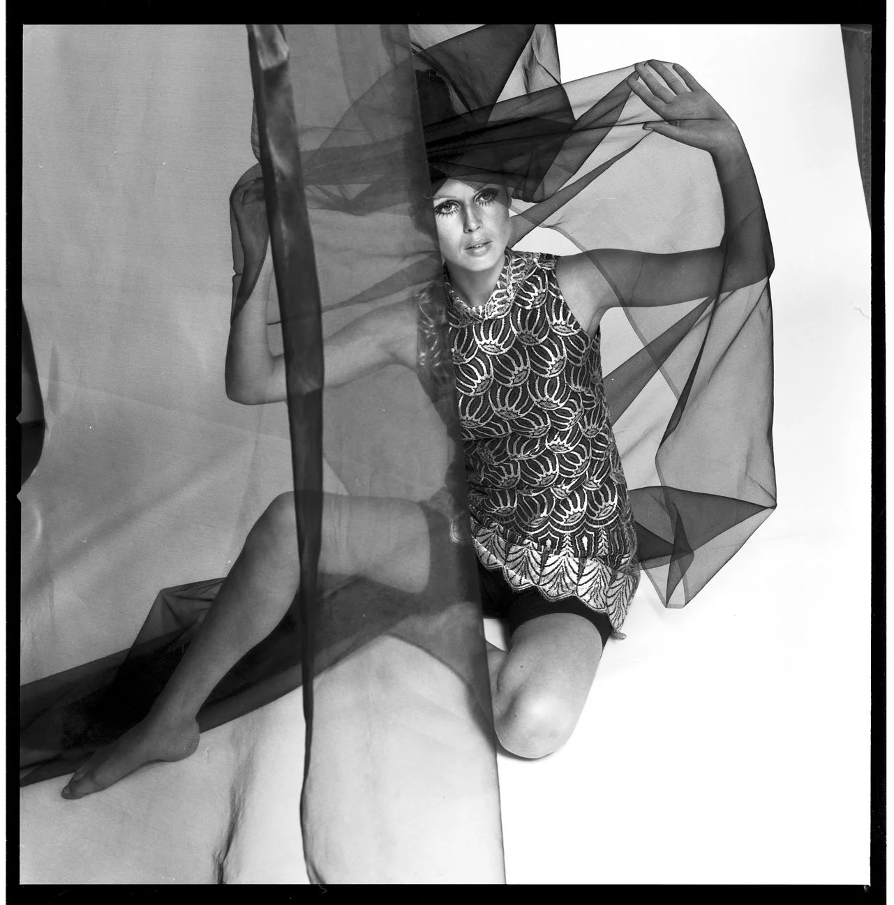 029_4.BLACK IS BEAUTYFUL-EDITORIAL (ALVILETTE 1968_69)_006_NEGATIV_PA.jpg