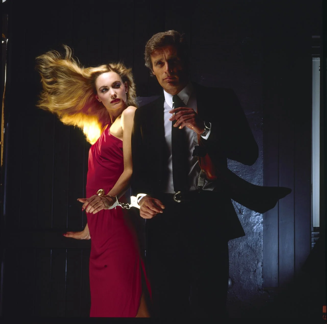 01800_29. LIFESTYLE IN FOTOGRAFIE VIDEO UND INTERNET_ KALENDER 1980 AUGUST MOTIV ARRESTED FASHION WOMAN AND MENS WEAR_018_PA.jpg