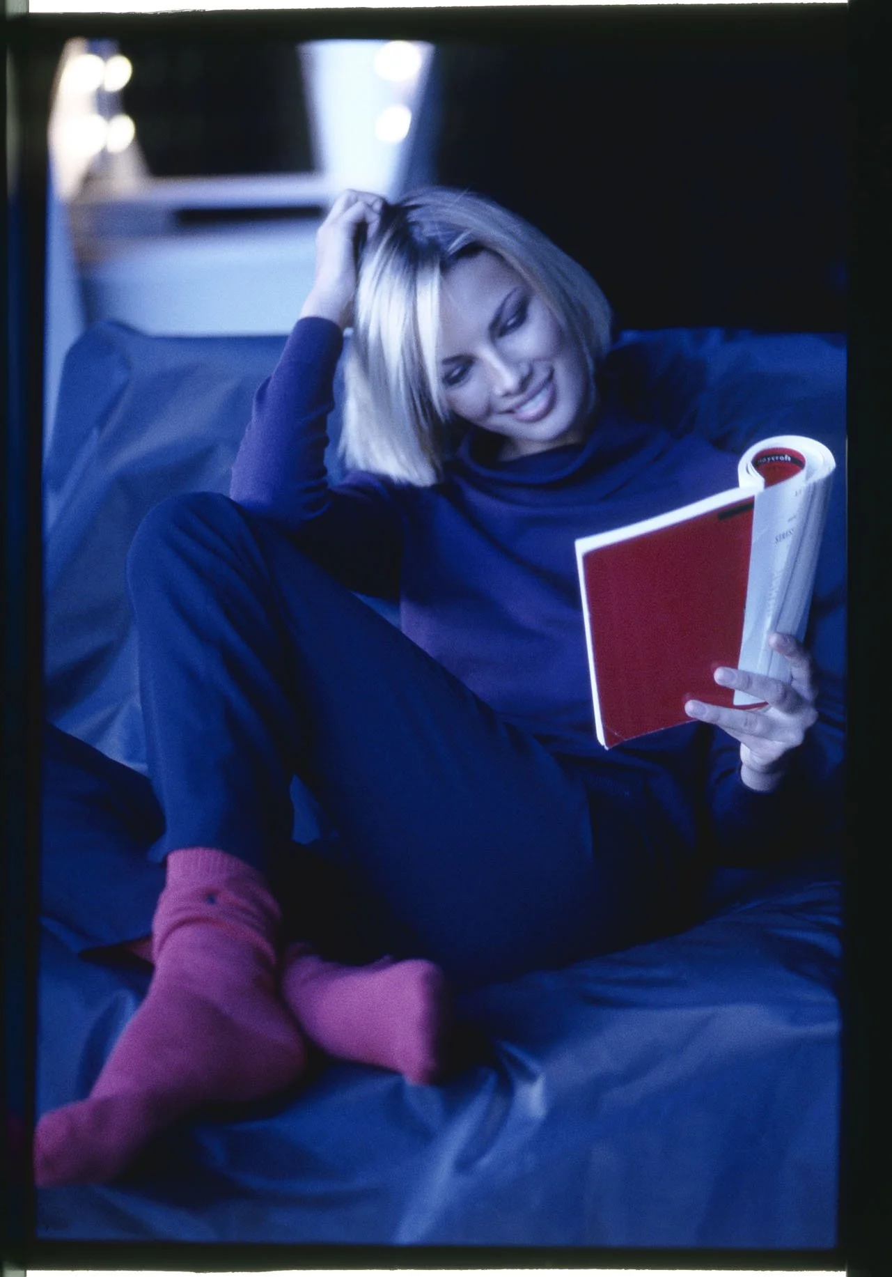 0890_29.Lifestyle in Fotografie,Video+Internet_BETTY BARCLAY AD-KAMPAGNE 2001_003_PA.jpg