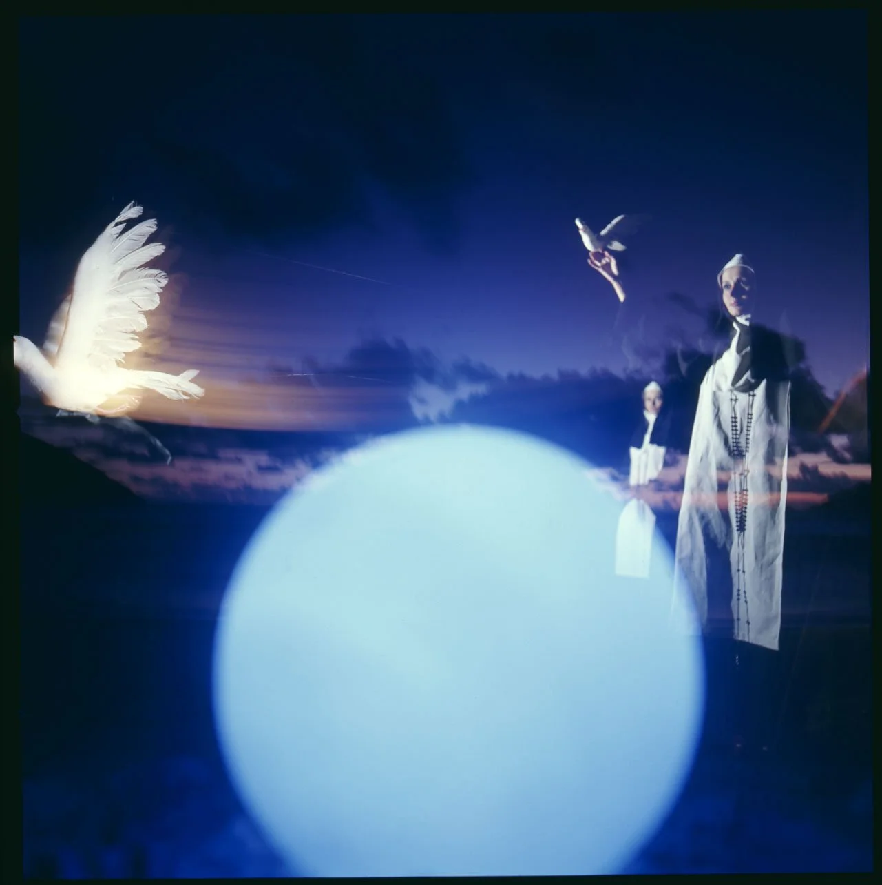 011_6.MAGIC VISION_EDITORIAL 001_PA.jpg