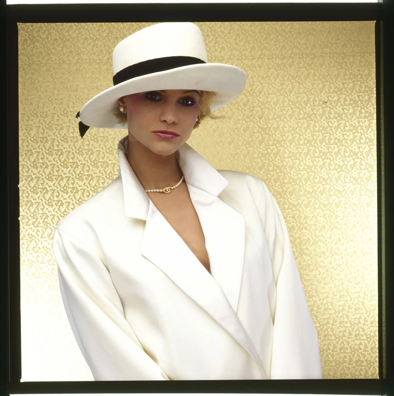 072_26.DIOR JEWELRY_BEAUTY_COSMETICS_DIOR 1984_001_PA.jpg