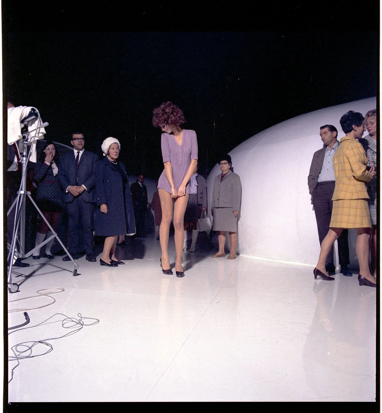 003_2.FASHION IN Expo-Design+Fashion-Konzeptionen (1969) NEGATIV_002_PA.jpg