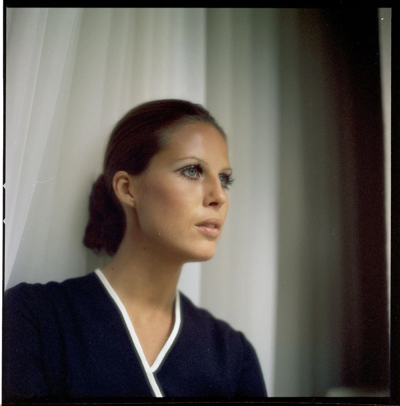017A_4.BLACK IS BEAUTYFUL-EDITORIAL (ALVILETTE 1968_69)_007_NEGATIV_PA.jpg