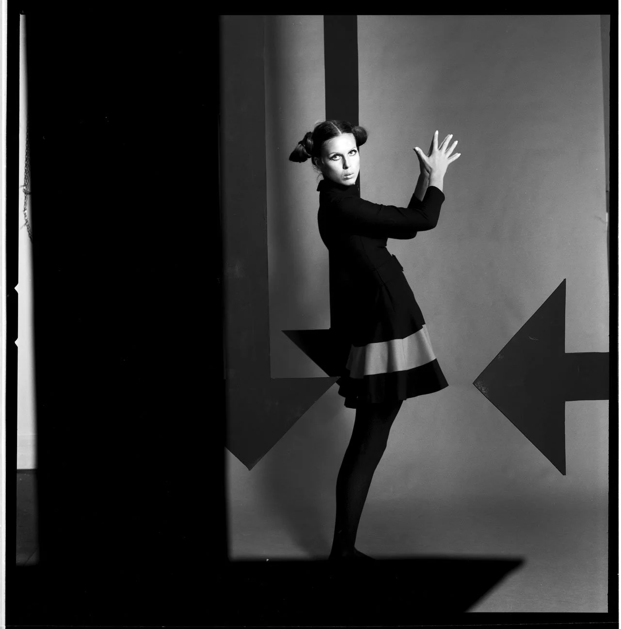 030_4.BLACK IS BEAUTYFUL-EDITORIAL (ALVILETTE 1968_69)_004_NEGATIV_PA.jpg