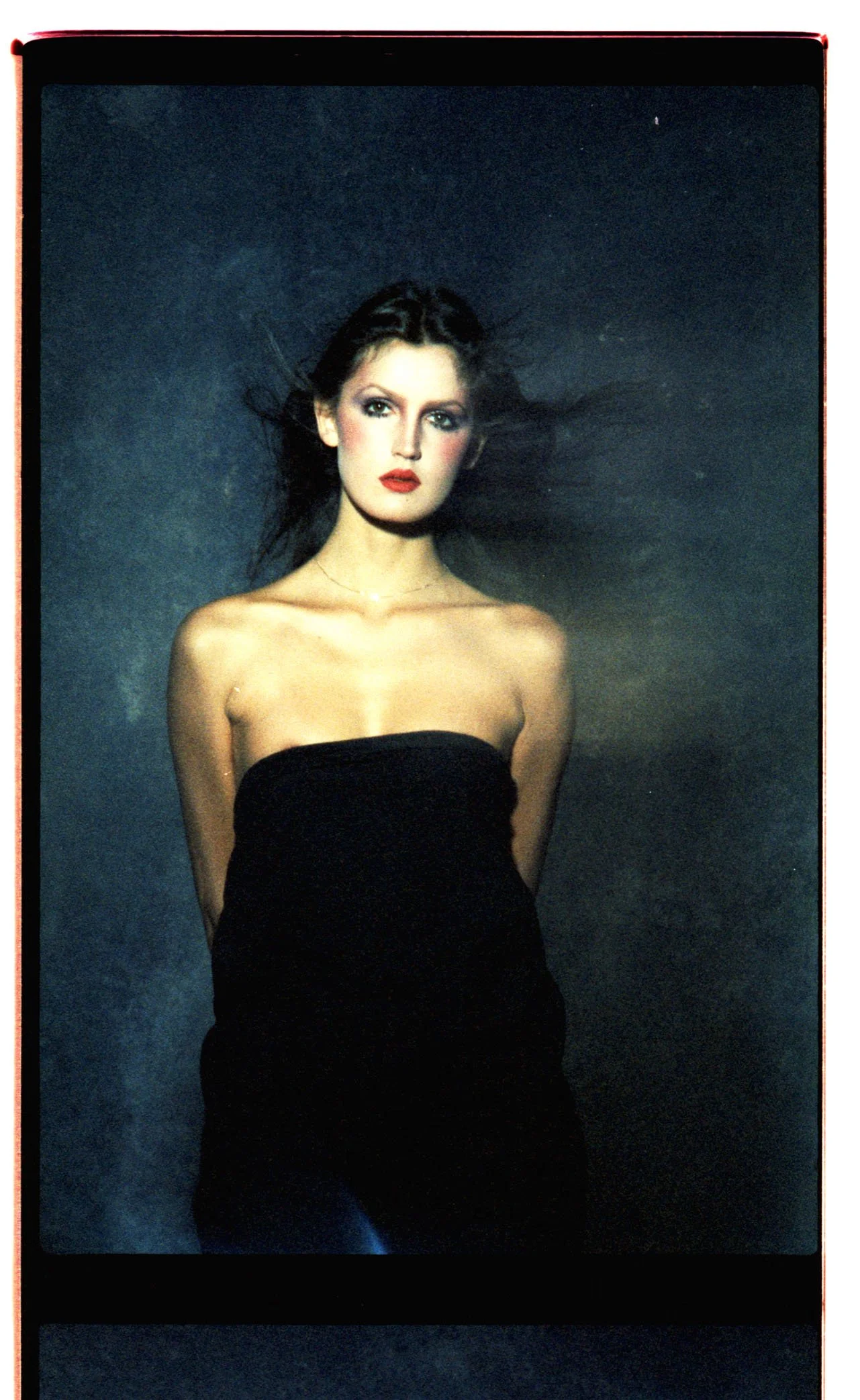 01793B_29. LIFESTYLE IN FOTOGRAFIE VIDEO UND INTERNET_ KALENDER 1980 JANUAR MOTIV FIRE GIRL SANDWICH GIRL 2.VERSUCH_020.tif (ANNE BEZAMAT)_PA.jpg