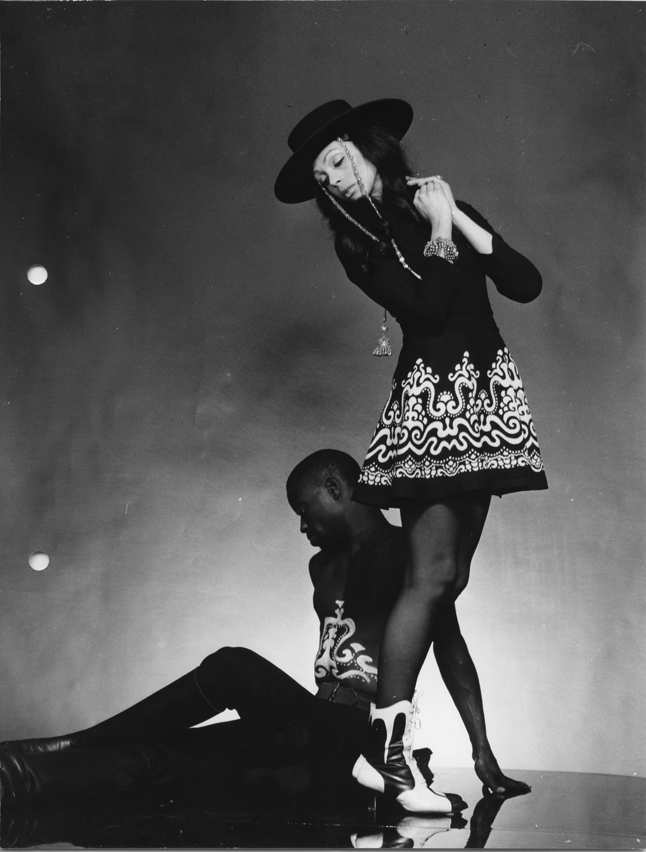 014_4.BLACK IS BEAUTYFUL-EDITORIAL (ALVILETTE 1968_69)_013_ABZUG_PA.jpg