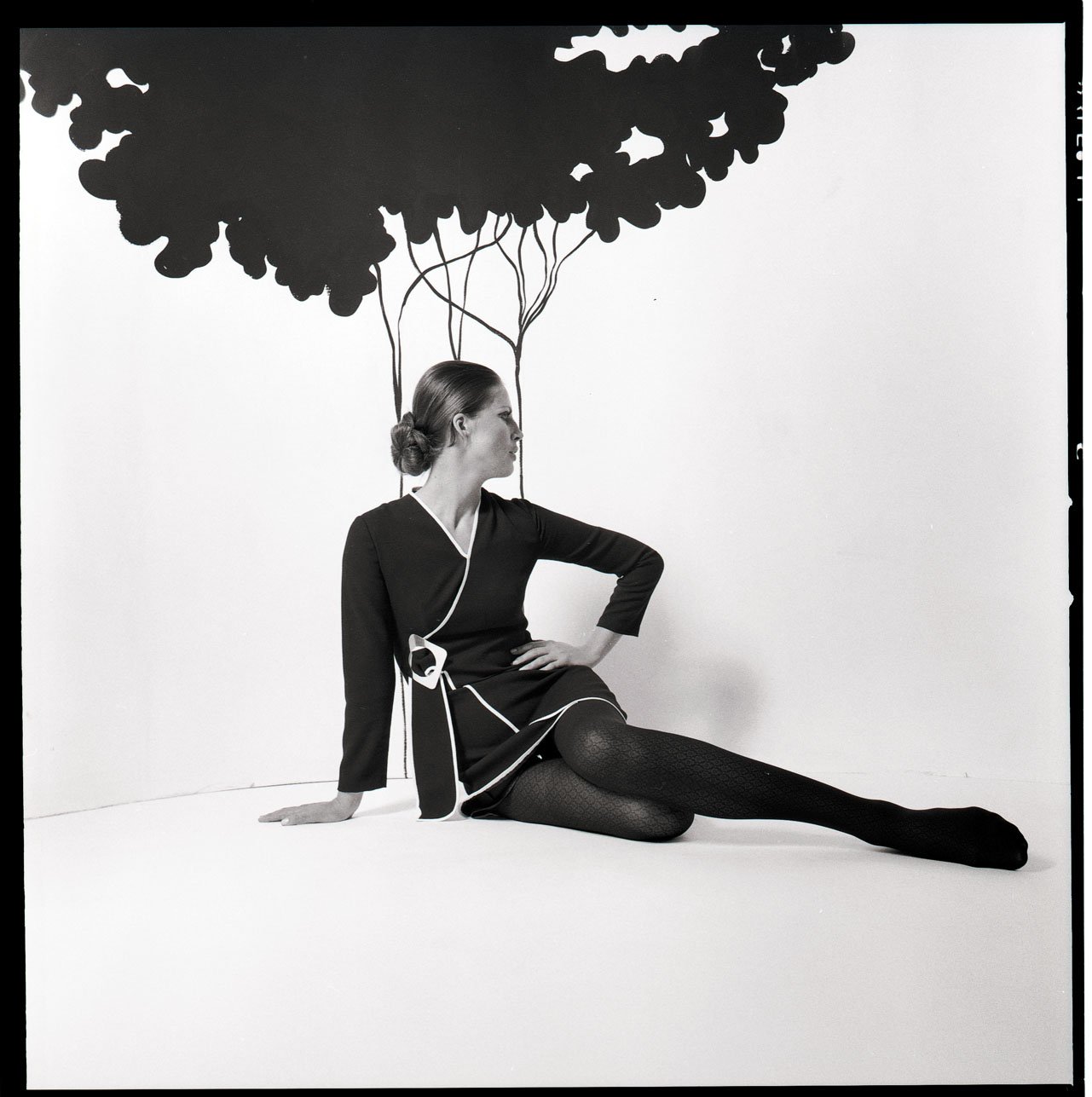 017_4.BLACK IS BEAUTYFUL-EDITORIAL (ALVILETTE 1968_69)_019_NEGATIV_PA.jpg
